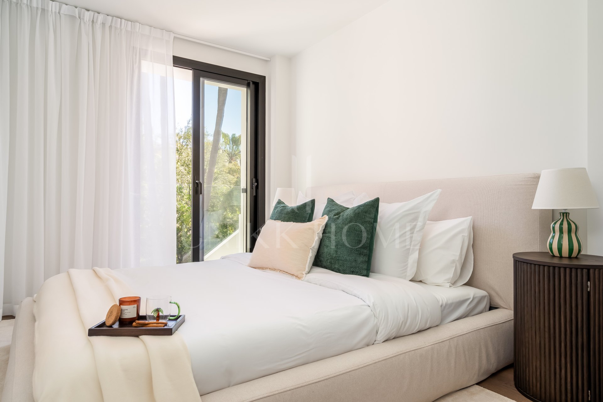 Welcome to Villa Lucalle, a contemporary masterpiece located in the picturesque grounds of Los Naranjos Hill Club in La Cerquilla, Nueva Andalucía.