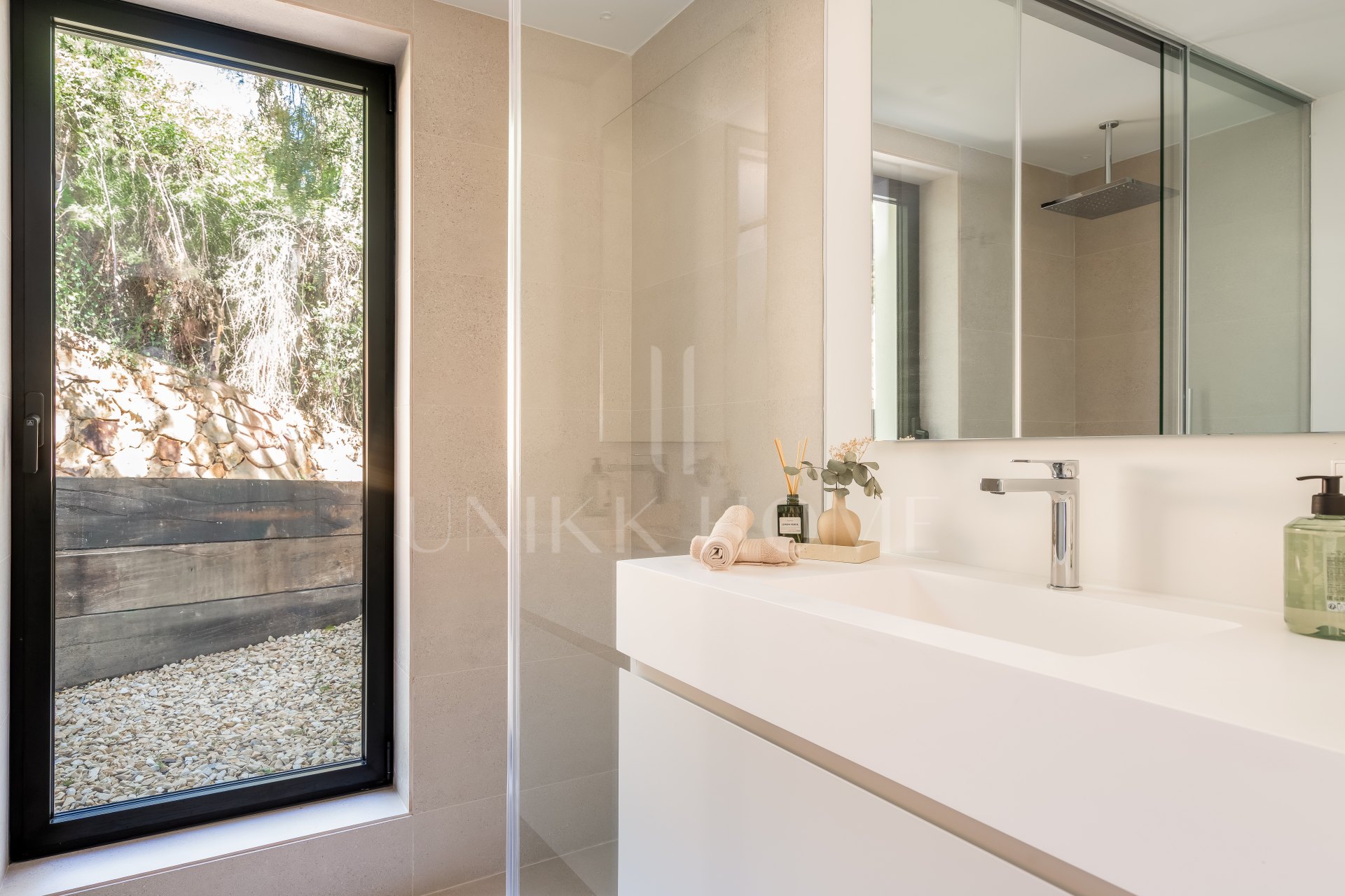 Welcome to Villa Lucalle, a contemporary masterpiece located in the picturesque grounds of Los Naranjos Hill Club in La Cerquilla, Nueva Andalucía.