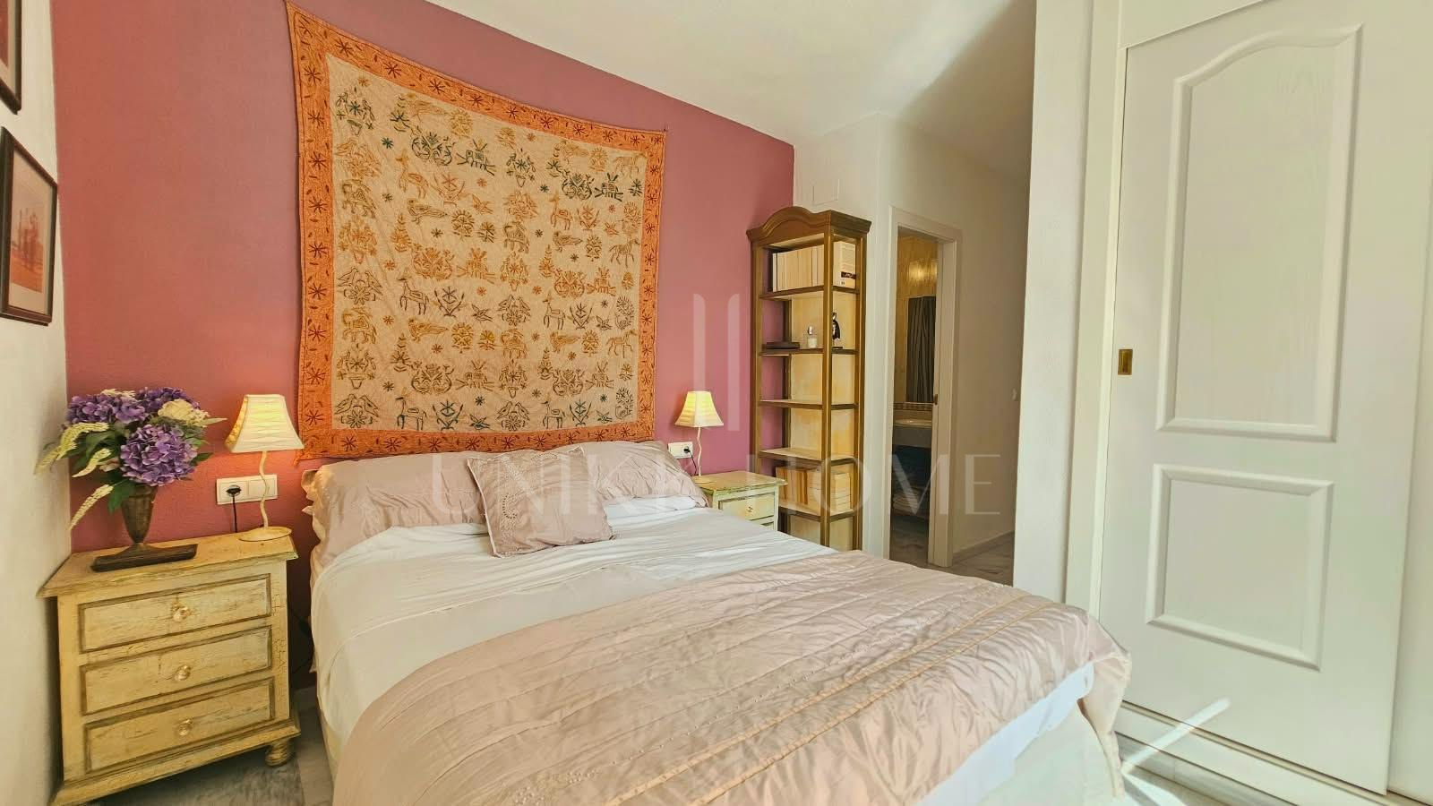 South-facing two-bedroom apartment with pool at Los Hidalgos Golf, Manilva.