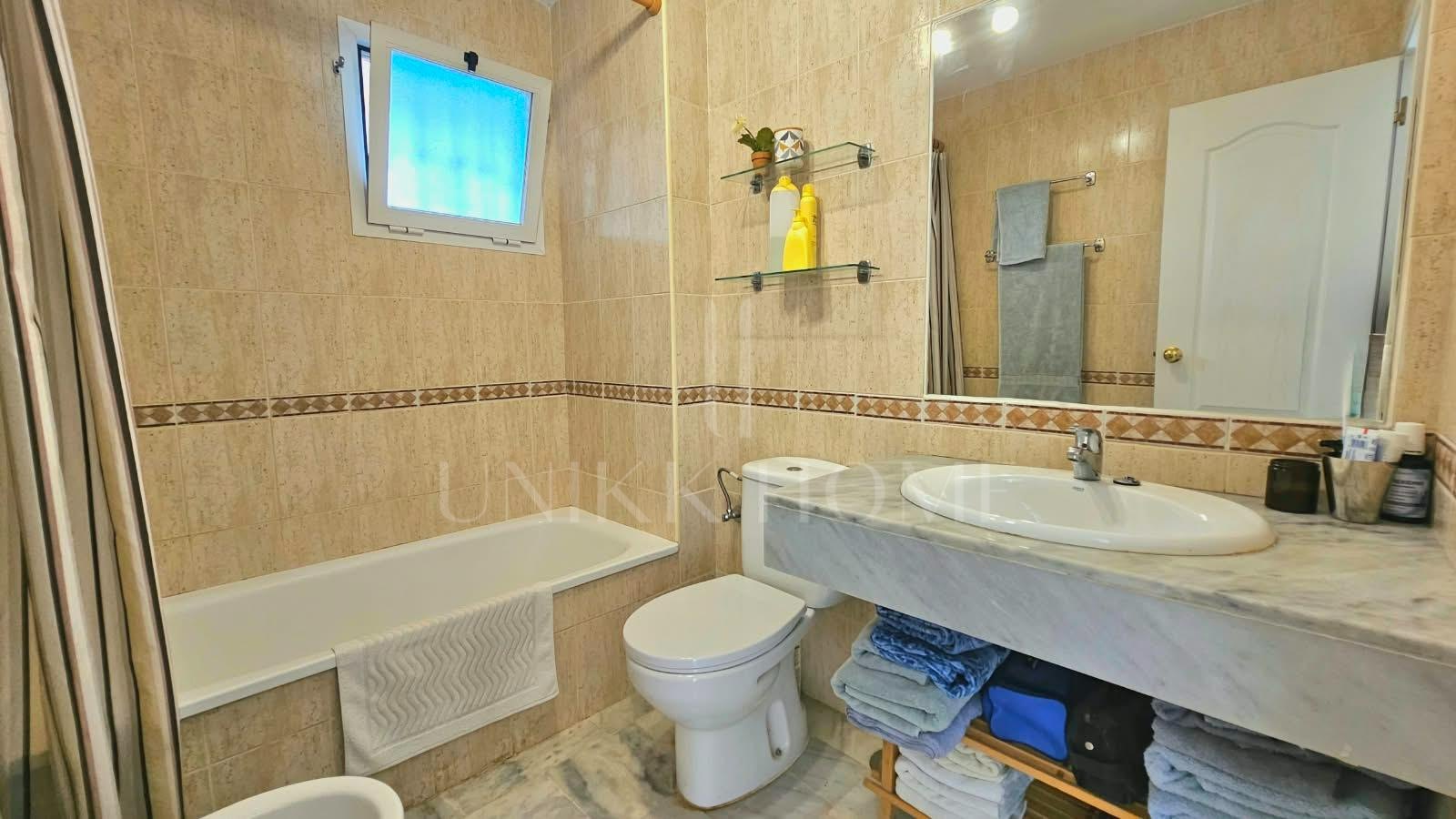 South-facing two-bedroom apartment with pool at Los Hidalgos Golf, Manilva.