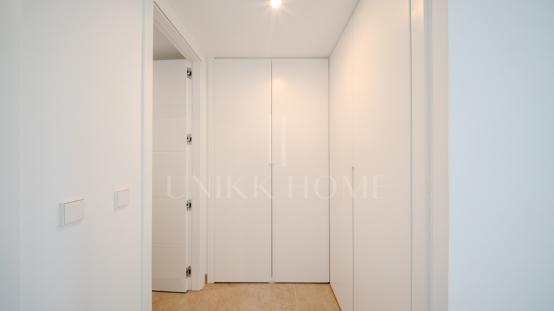 Moderno apartamento en esquina en planta baja en Cancelada, Estepona Este