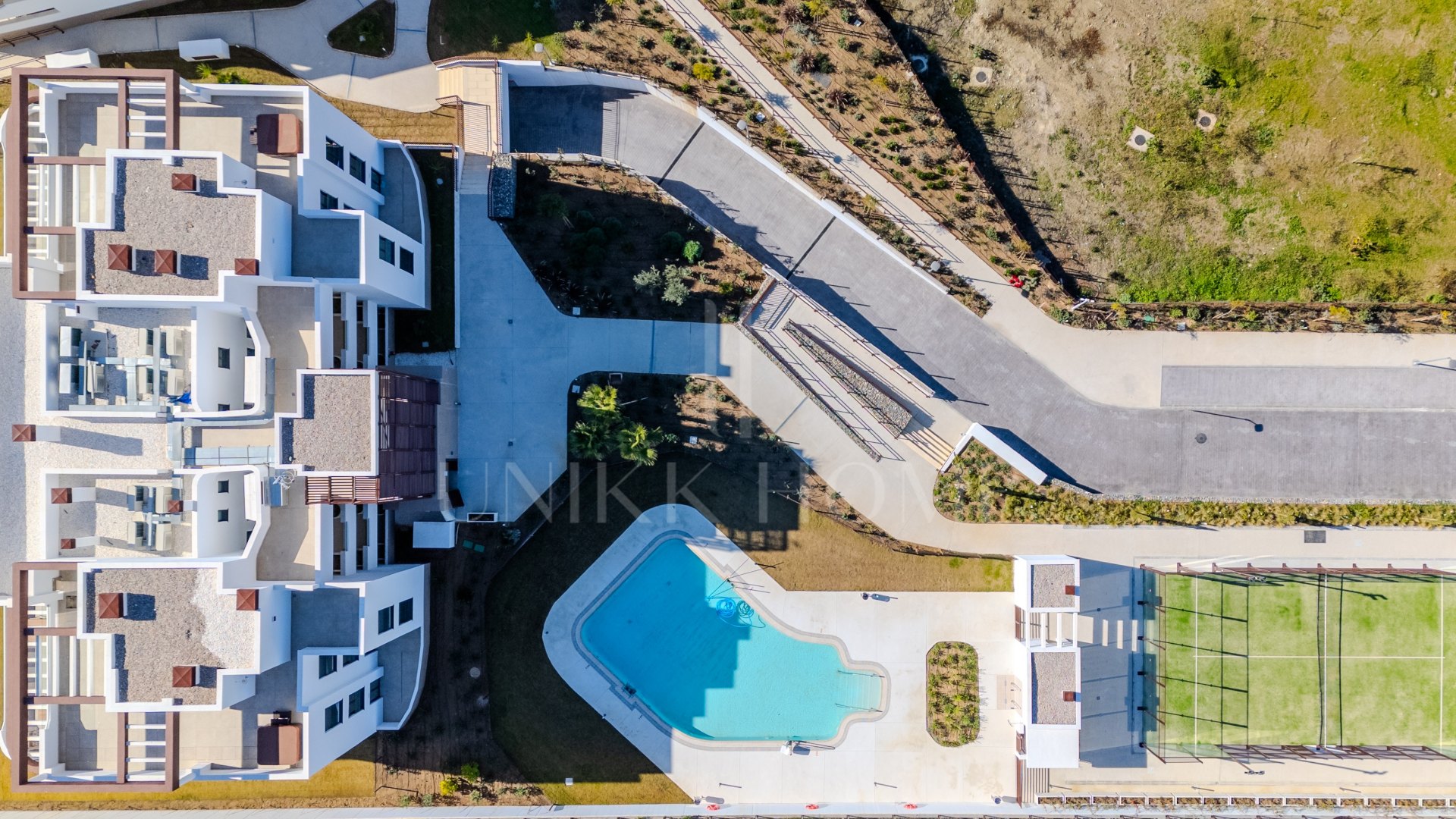 Moderno apartamento en esquina en planta baja en Cancelada, Estepona Este