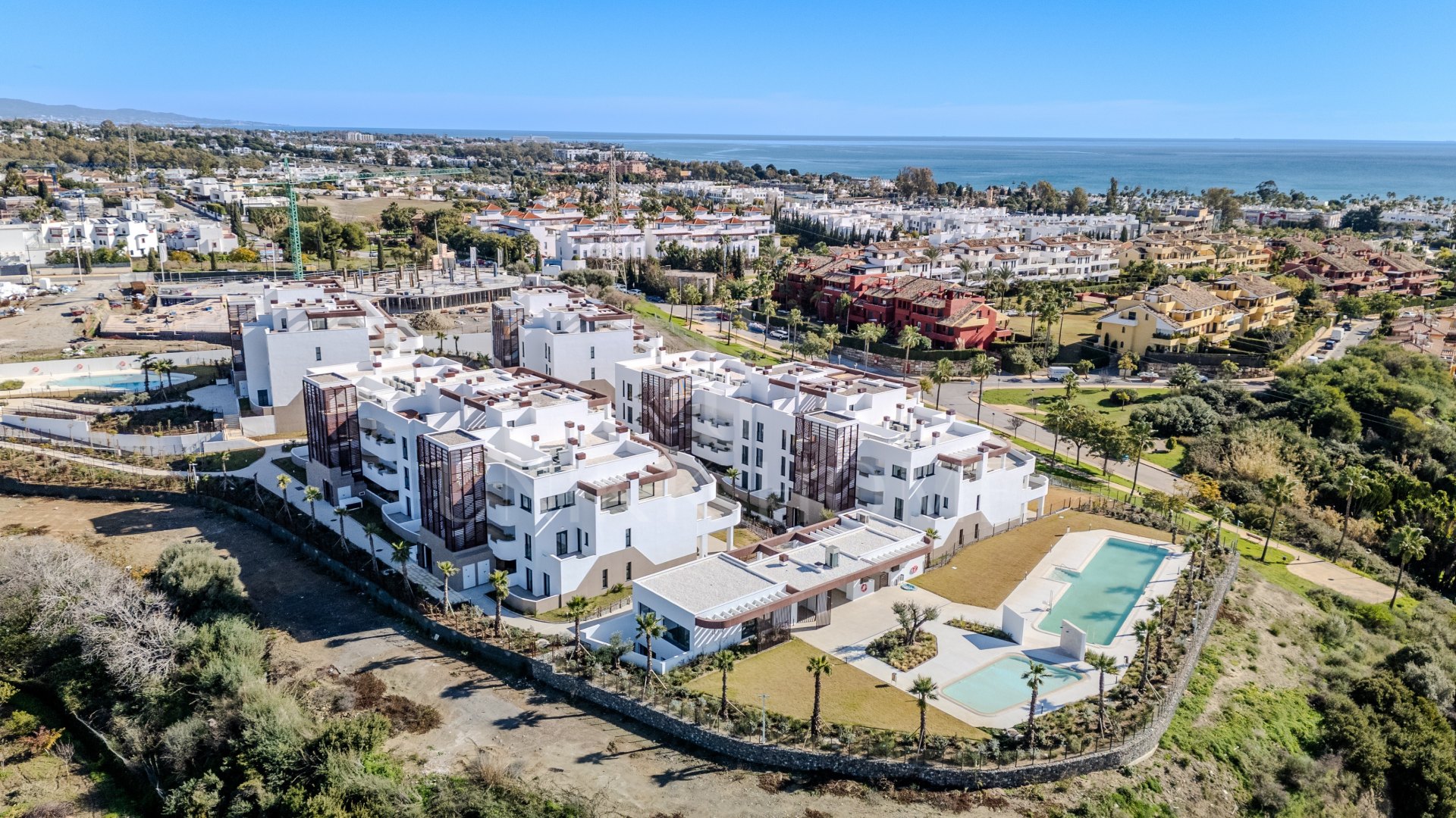 Moderno apartamento en esquina en planta baja en Cancelada, Estepona Este
