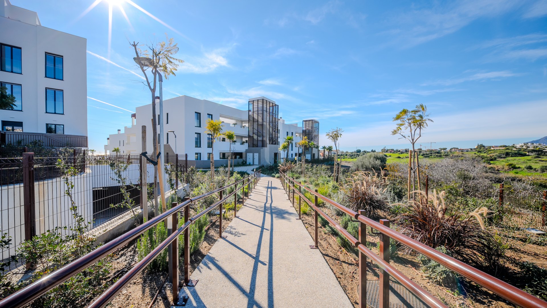 Moderno apartamento en esquina en planta baja en Cancelada, Estepona Este