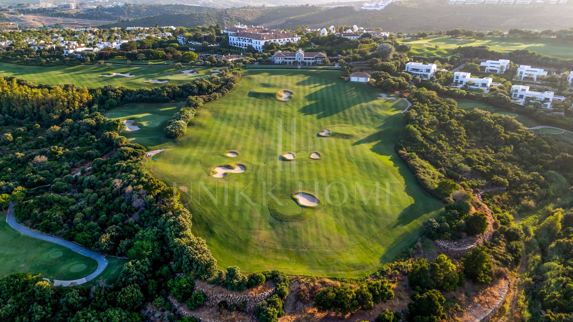 Elegante apartamento en planta baja con vistas panorámicas en el complejo Finca Cortesín