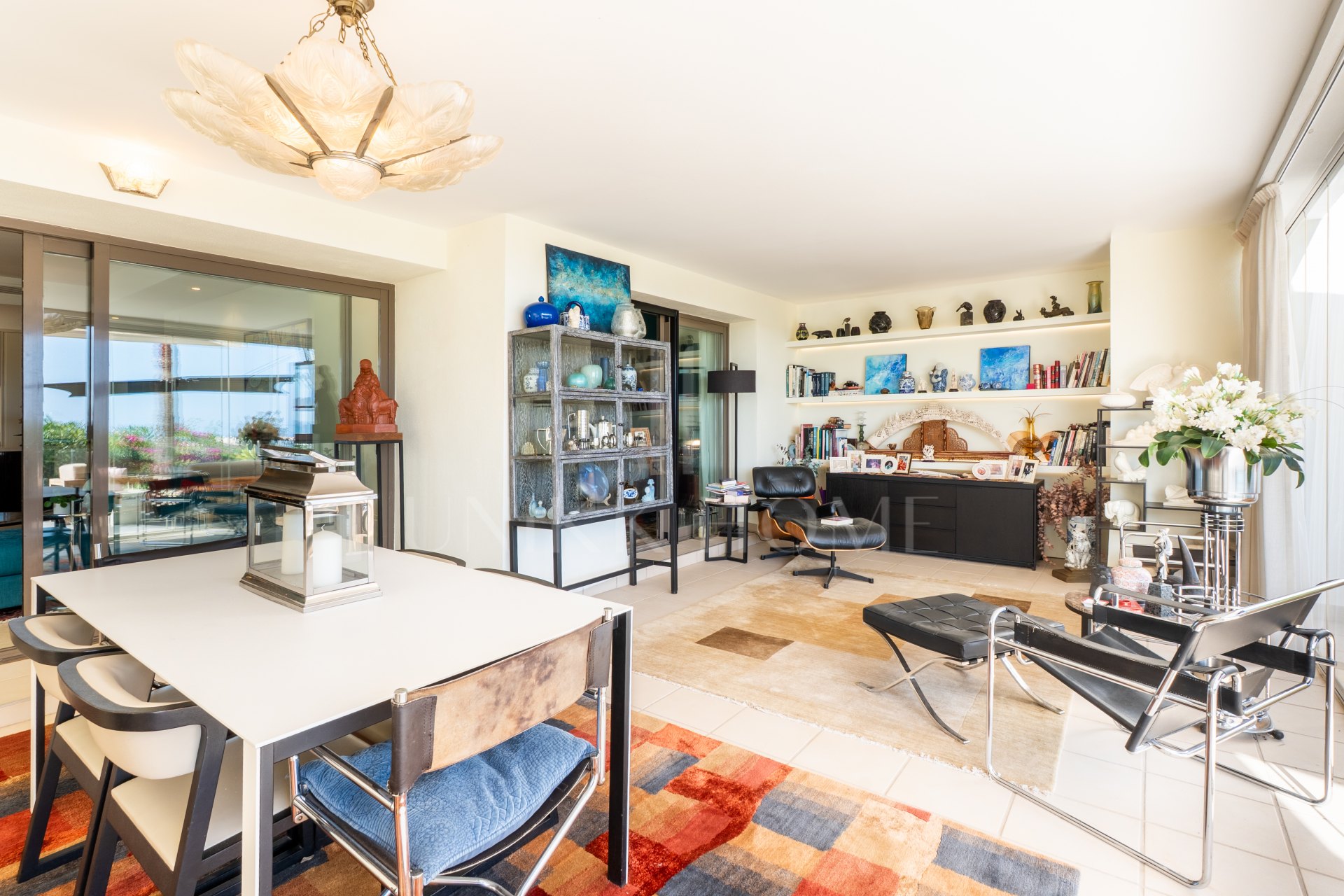 Elegante apartamento en planta baja con vistas panorámicas en el complejo Finca Cortesín