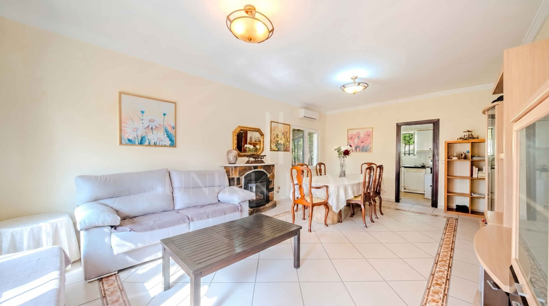 Beachfront house in Jardin Tropical, Manilva, just 100 metres from the sea!!!