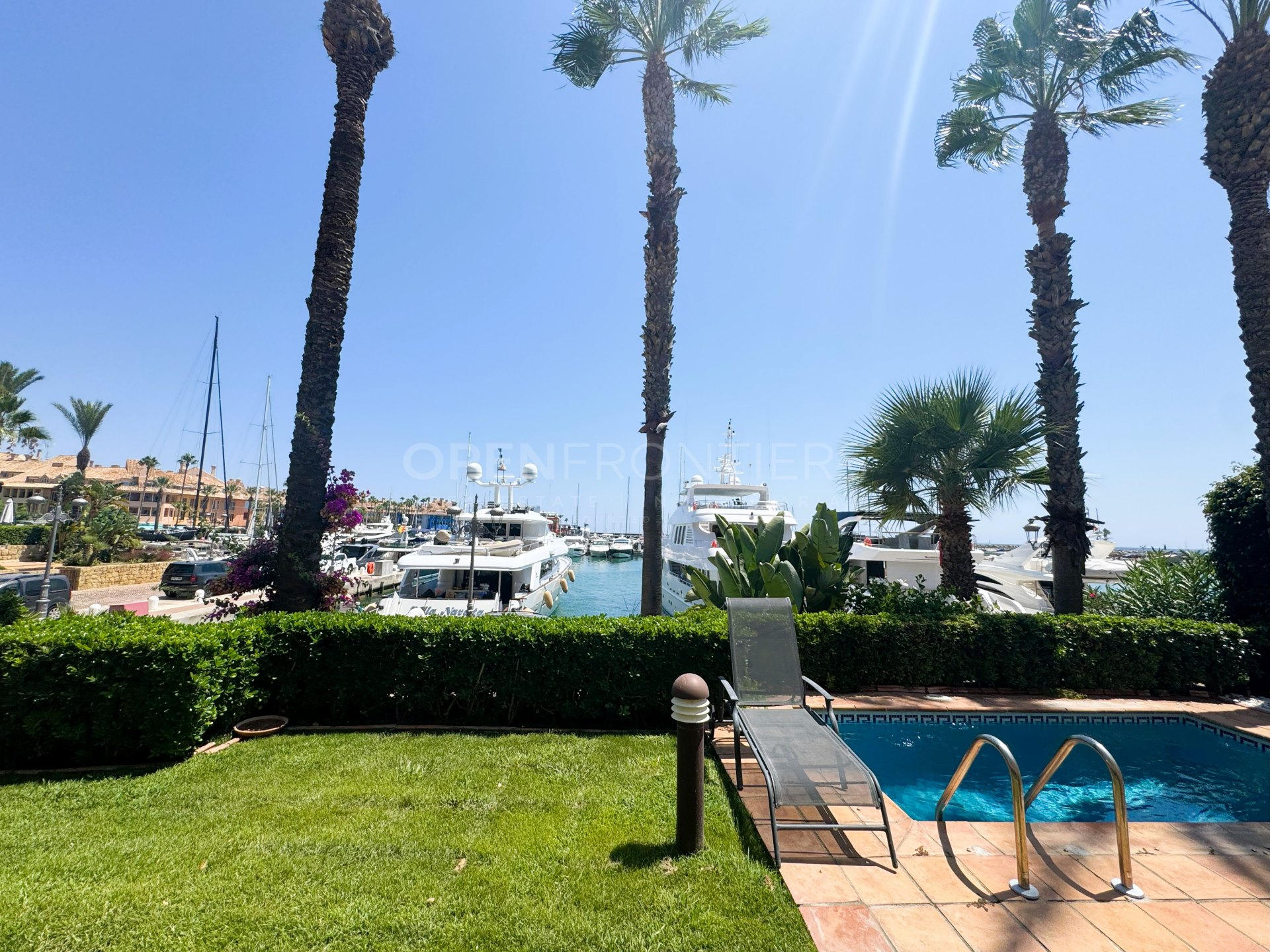 Apartment with Marina View in Ribera del Gurami, Sotogrande Marina