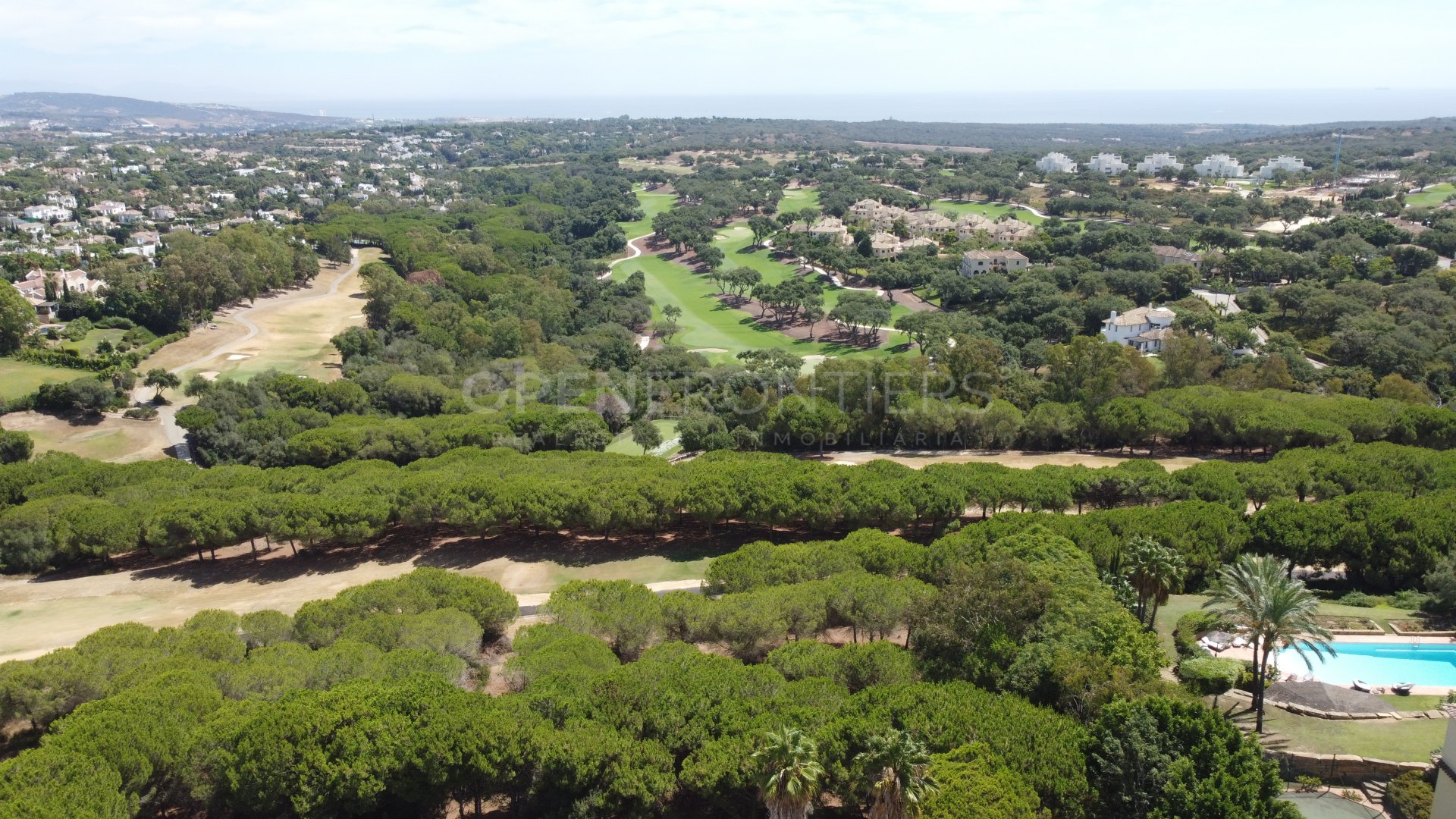 Parcela con vistas al mar y al golf en Sotogrande