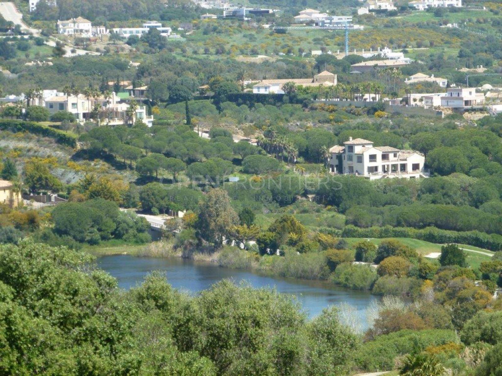 Parcela con impresionantes vistas en Sotogrande Alto