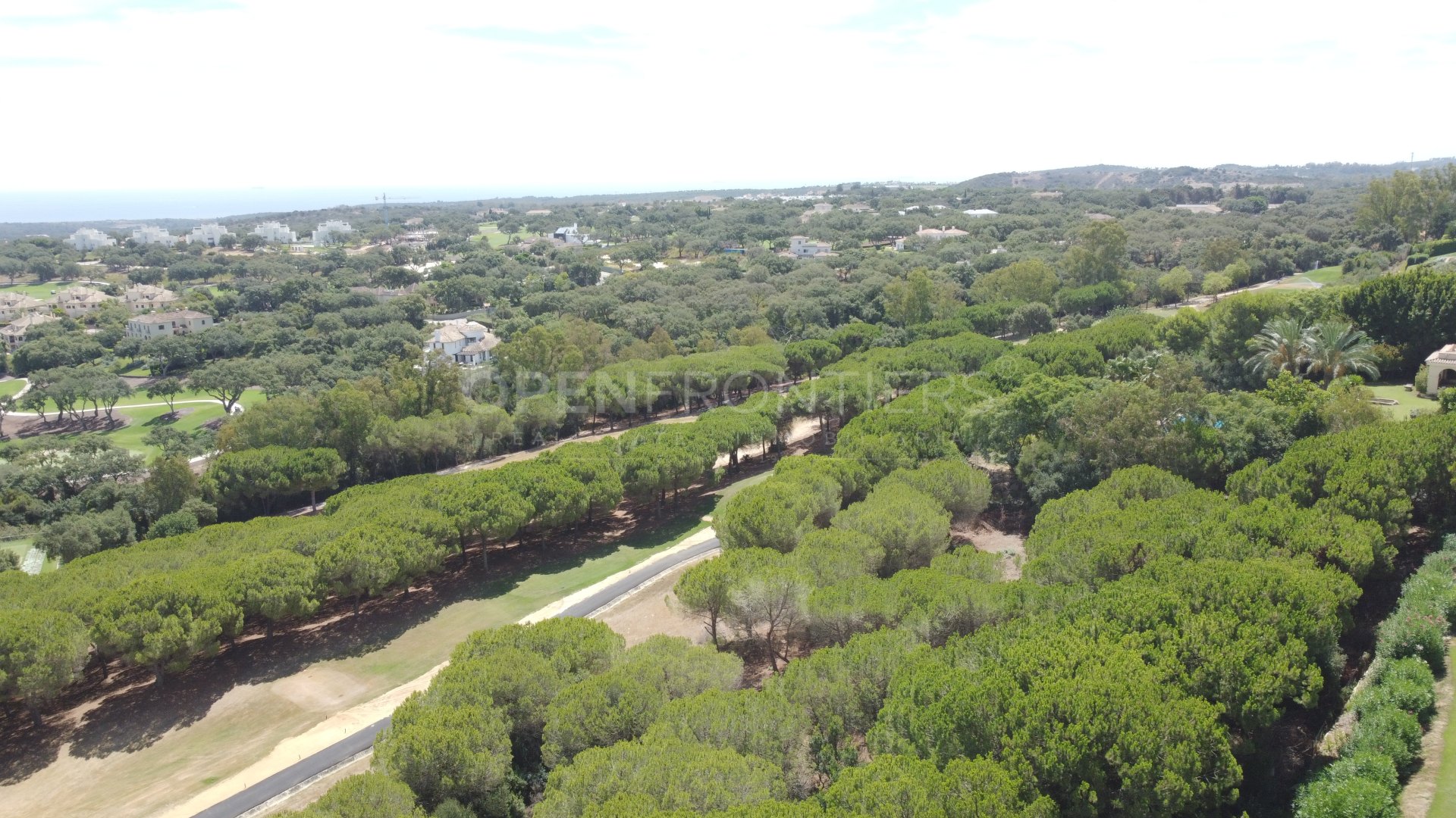 Terrain avec vue sur la mer et le golf à Sotogrande