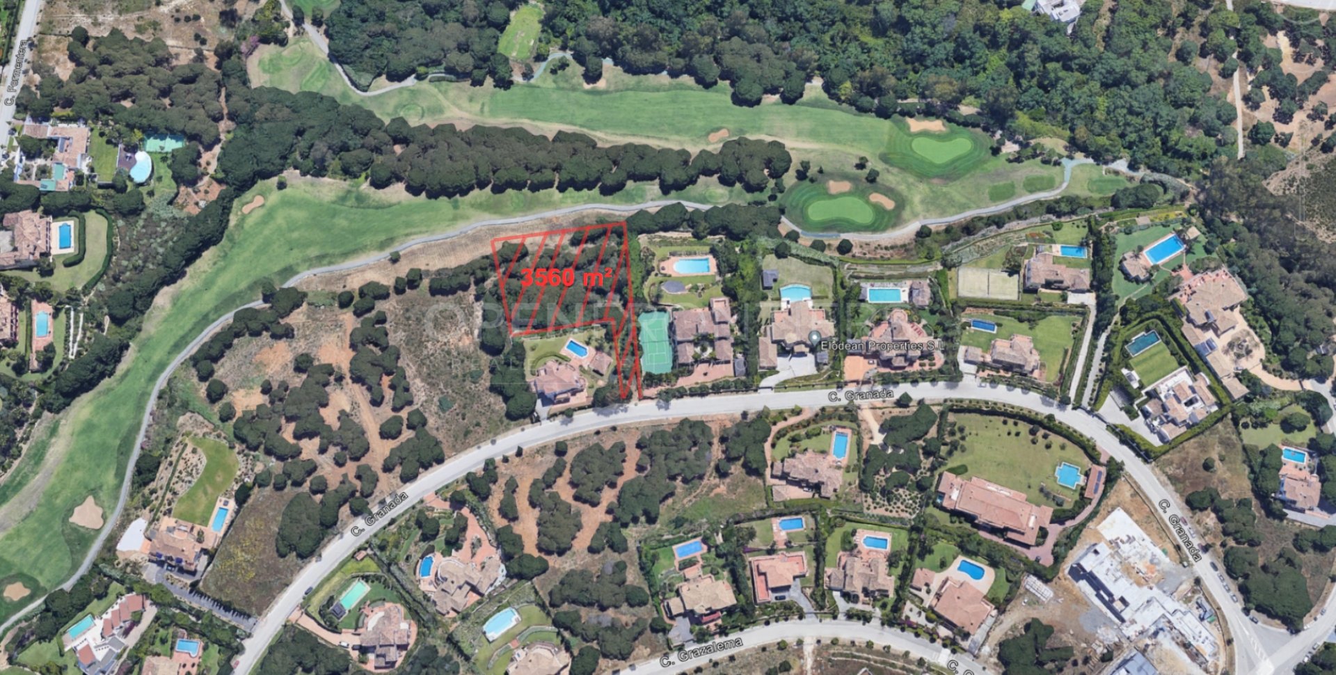 Terrain avec vue sur la mer et le golf à Sotogrande