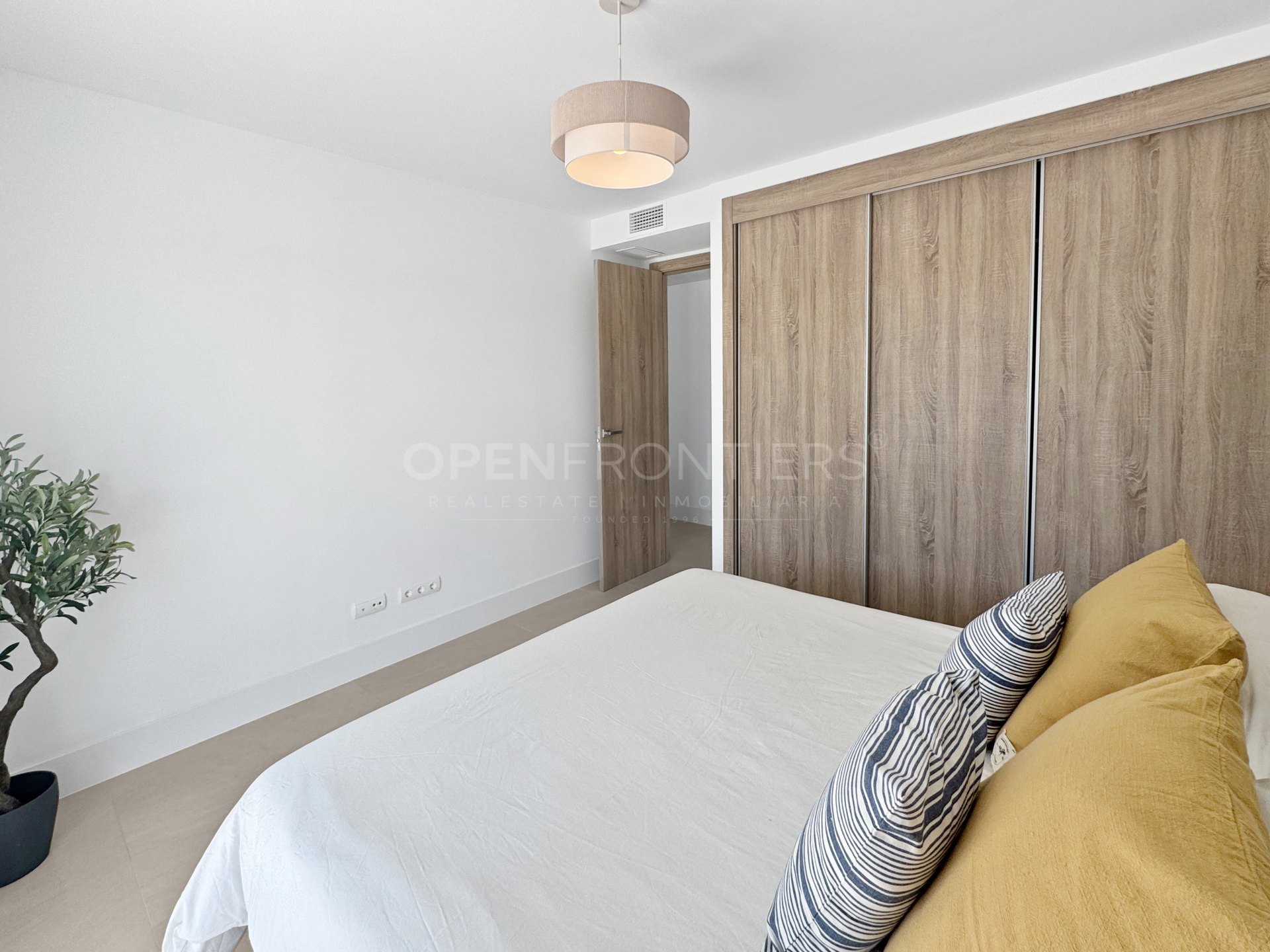 Duplex penthouse in Emerald Greens, San Roque Club | Sea & Golf Views