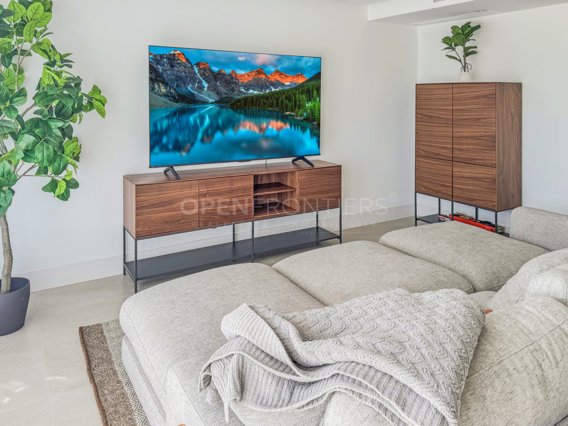 Duplex penthouse in Emerald Greens, San Roque Club | Sea & Golf Views