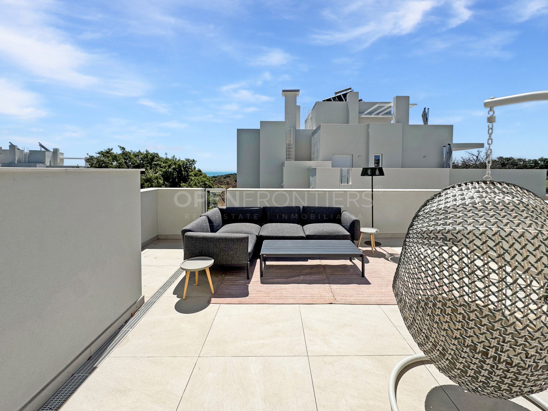 Duplex penthouse in Emerald Greens, San Roque Club | Sea & Golf Views