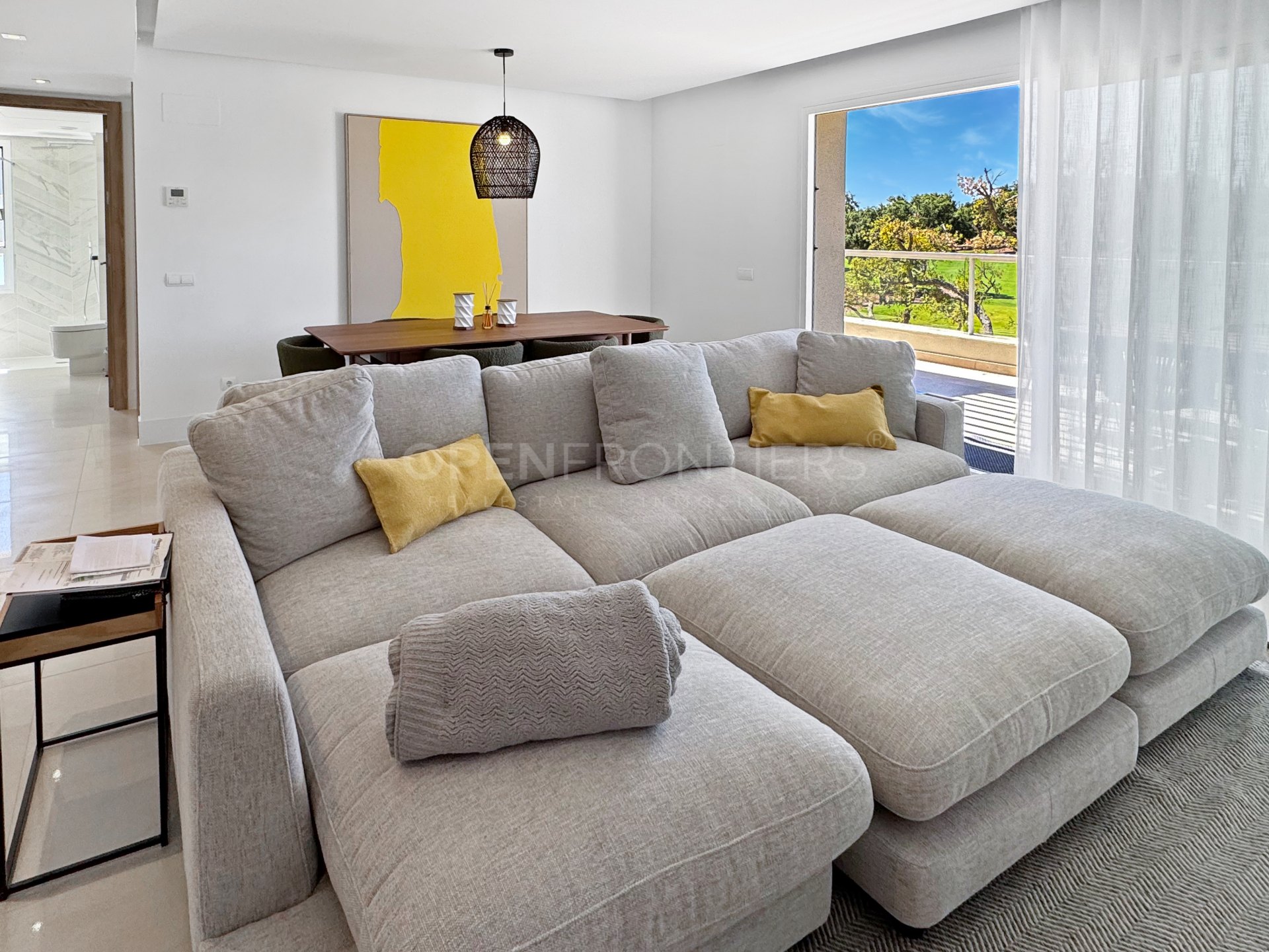 Duplex penthouse in Emerald Greens, San Roque Club | Sea & Golf Views