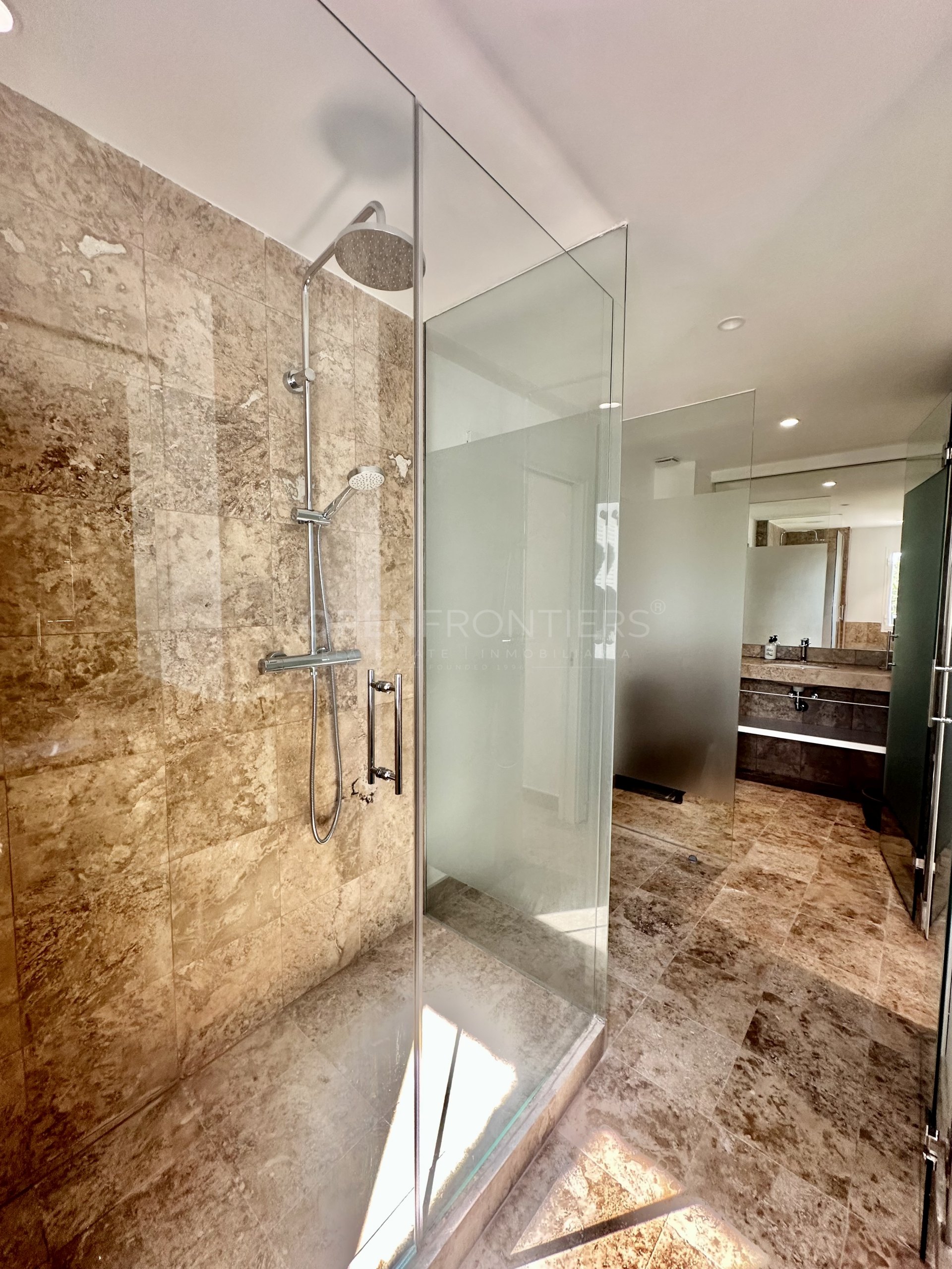 LACASITOS Sotogrande – Casa Reformada en la playa en Reyes y Reinas