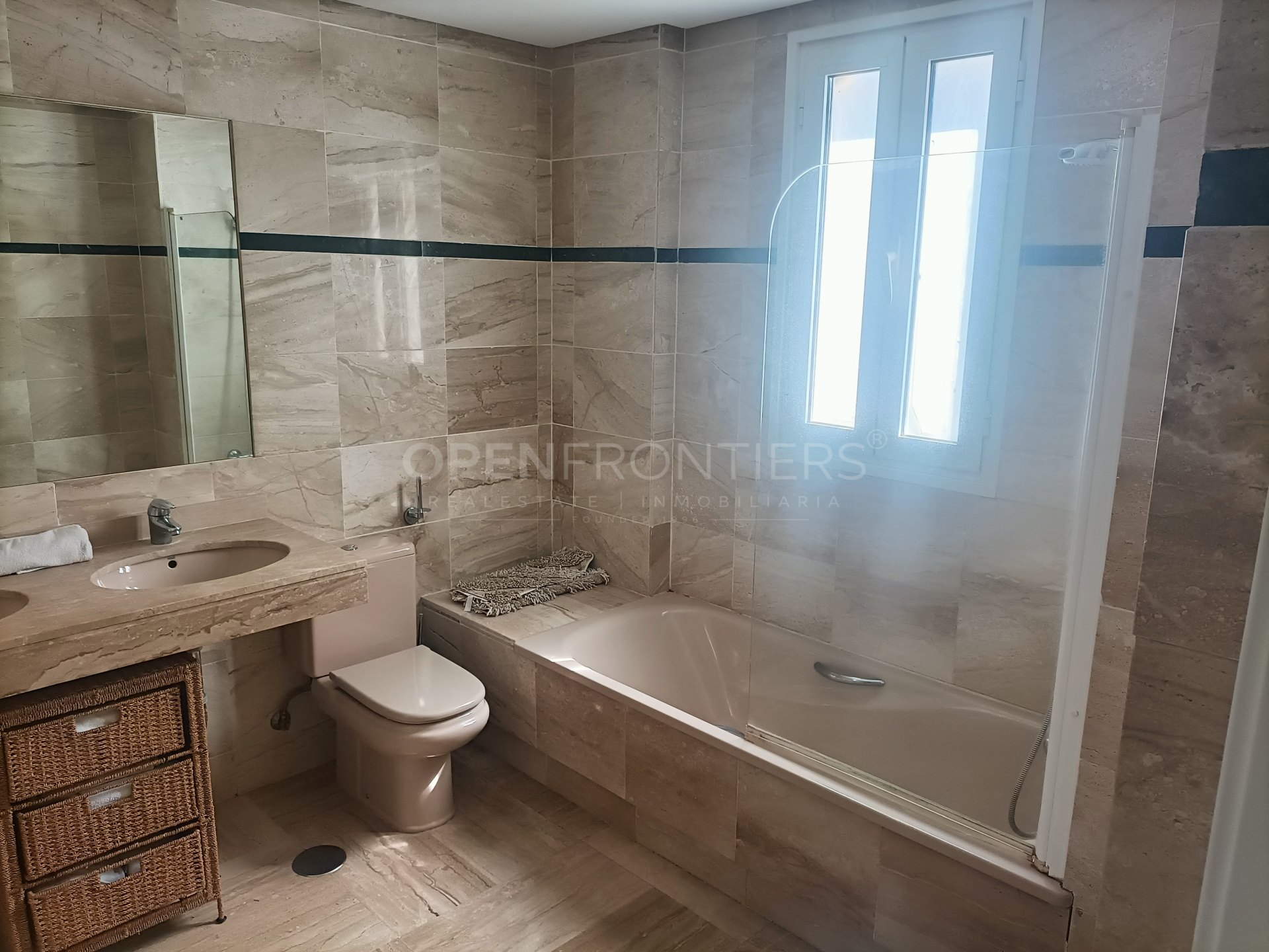 2 Bedrooms apartment in Guadalmarina, Sotogrande Marina