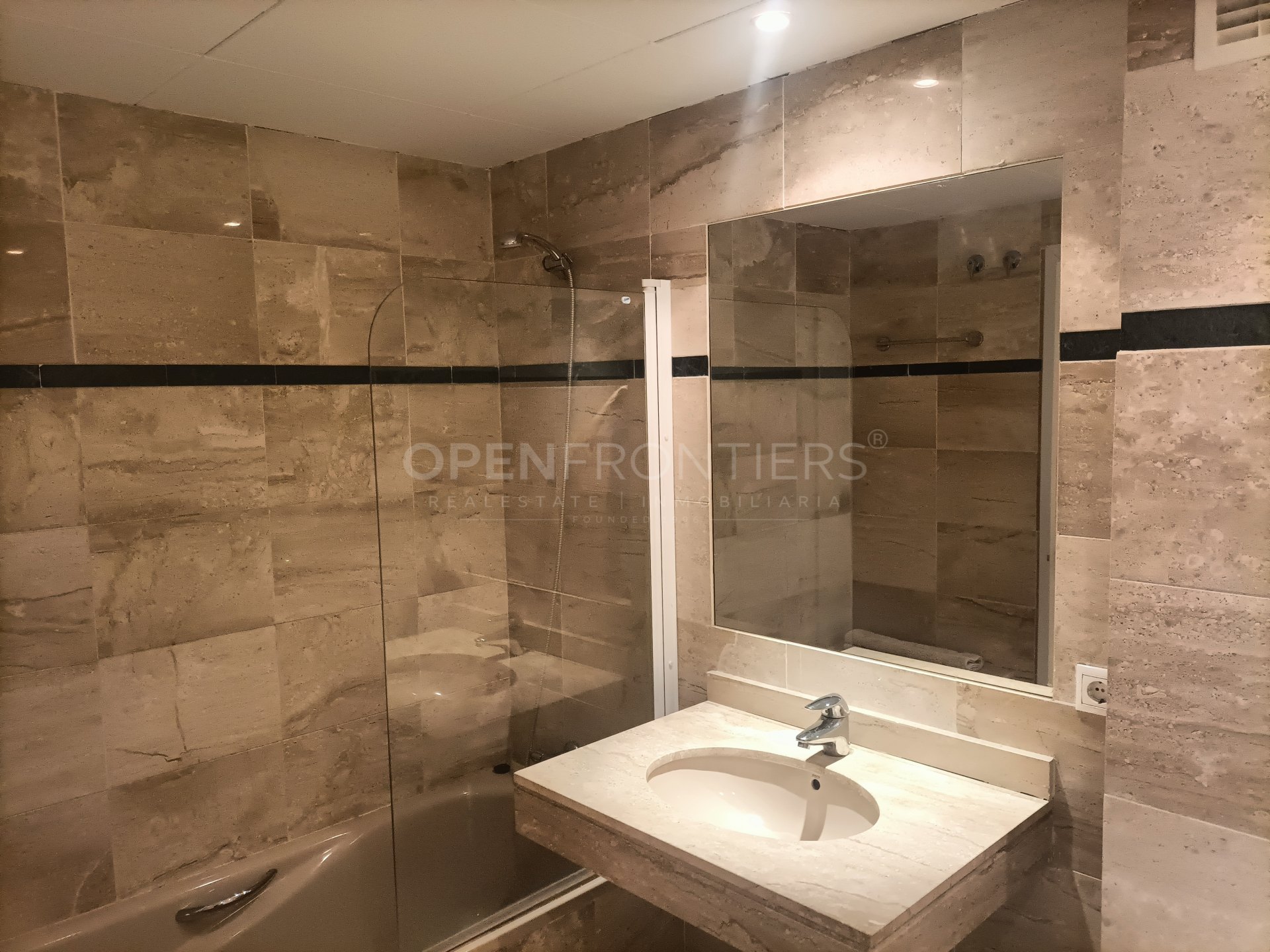 2 Bedrooms apartment in Guadalmarina, Sotogrande Marina