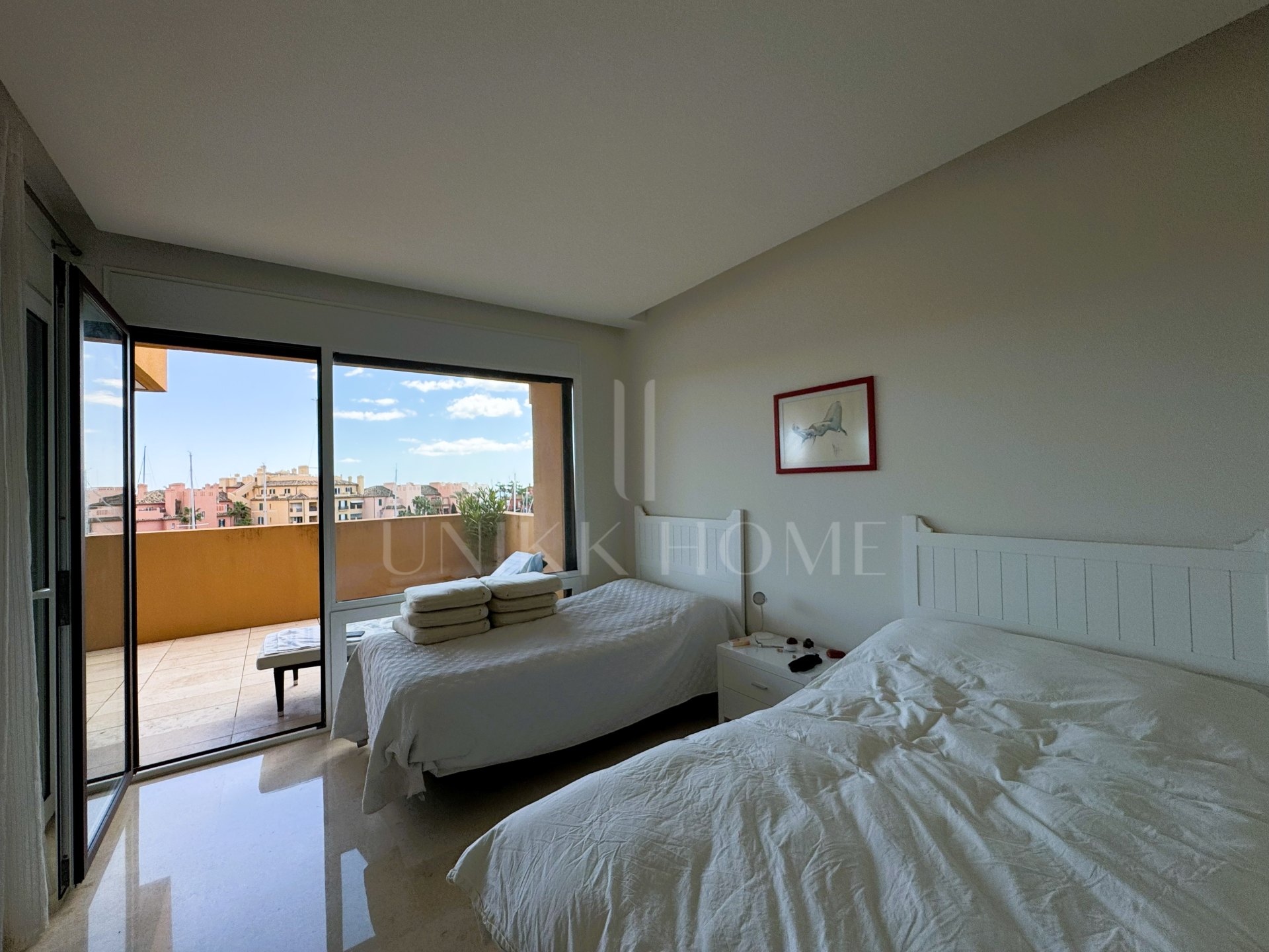 Exceptional 4-bedroom apartment with sea views in Ribera del Marlin, Sotogrande
