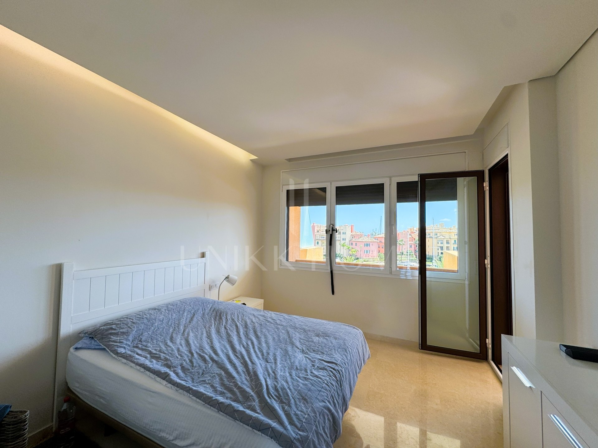 Exceptional 4-bedroom apartment with sea views in Ribera del Marlin, Sotogrande