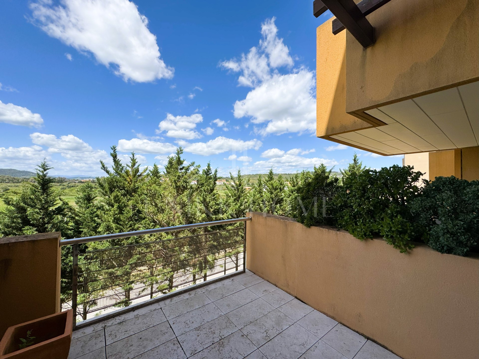 Exceptional 4-bedroom apartment with sea views in Ribera del Marlin, Sotogrande