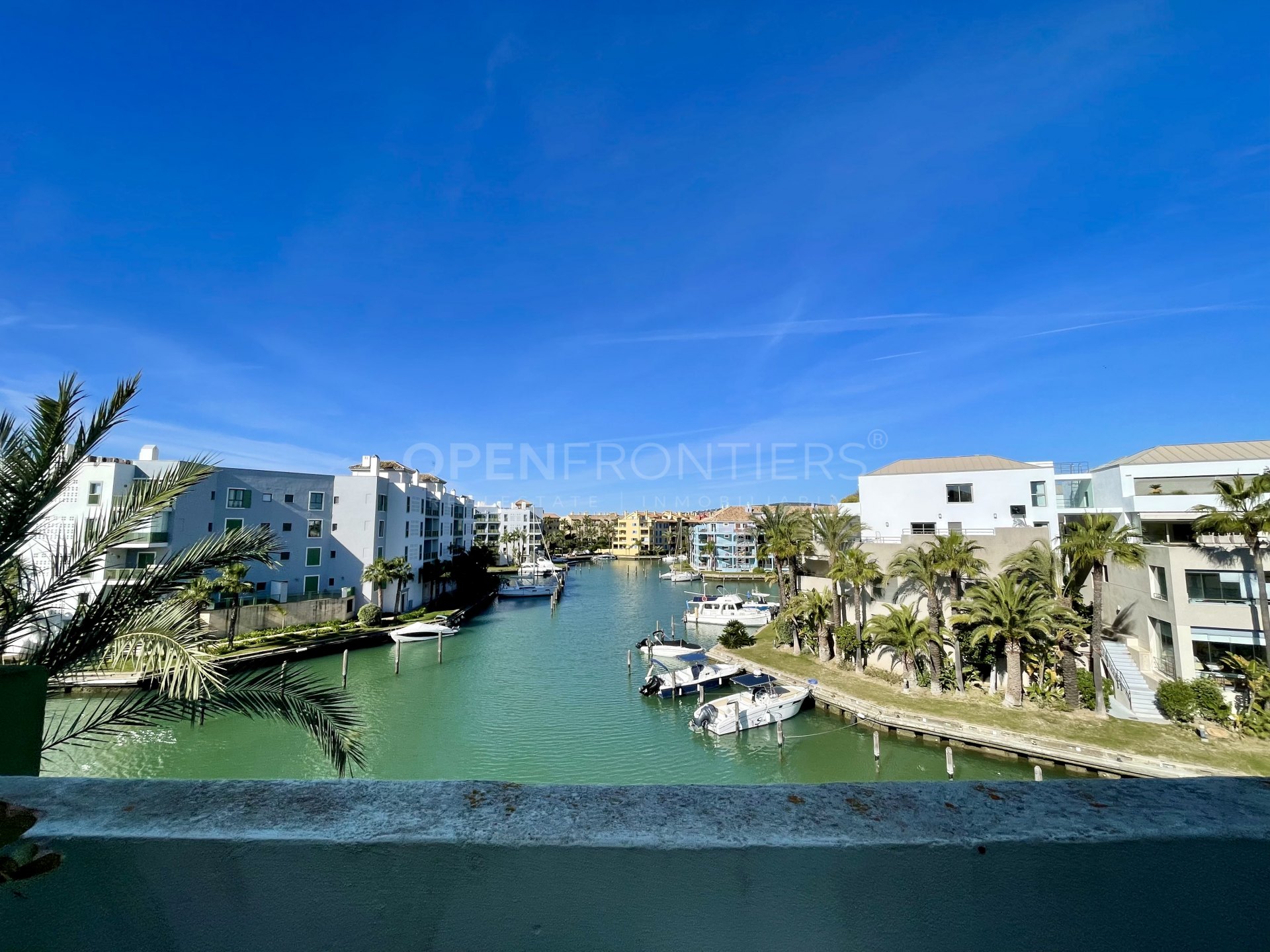 Modern Marina-Front Duplex Penthouse with Panoramic Views in Isla Tortuga, Sotogrande Port