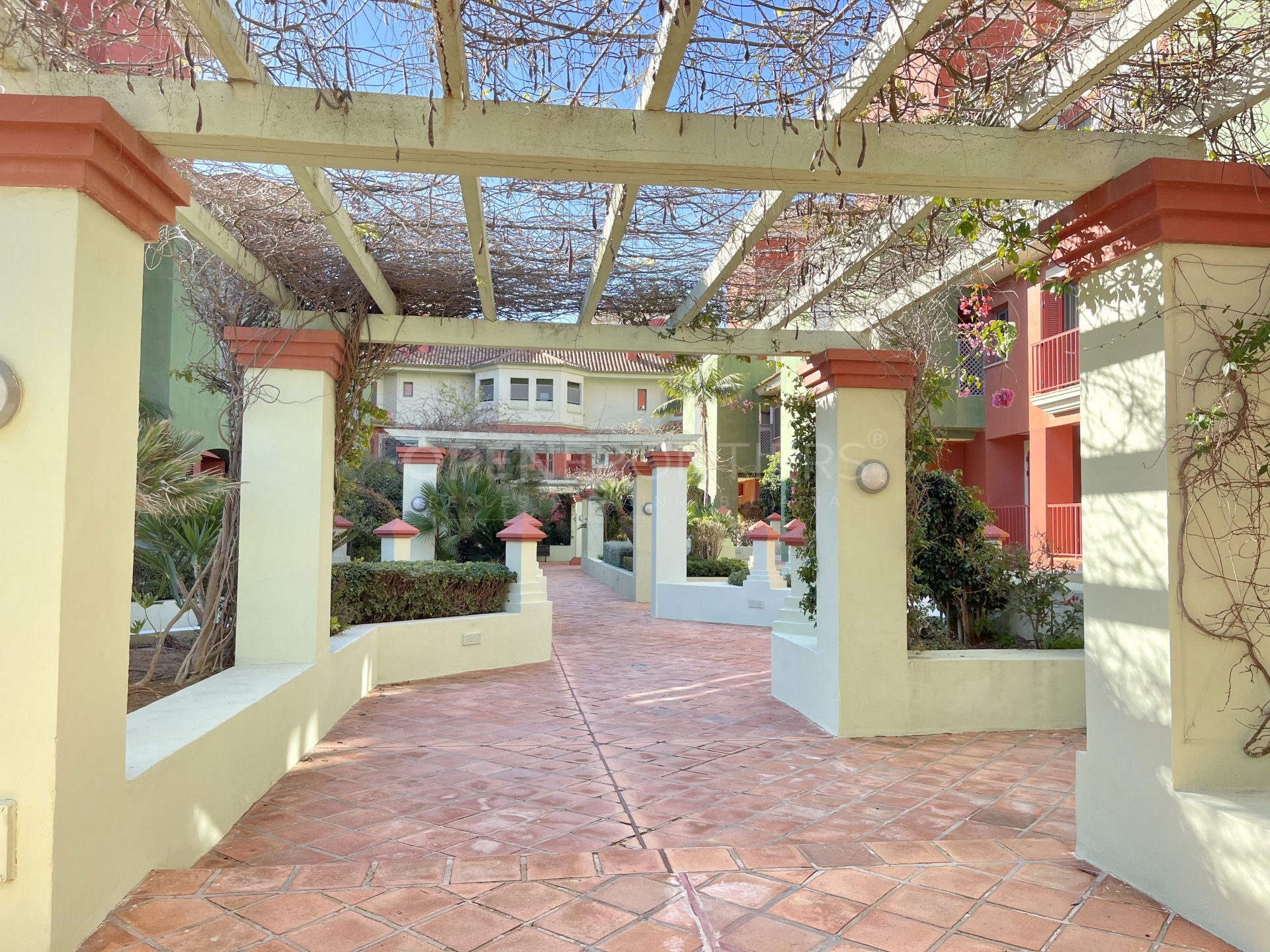 Modern Marina-Front Duplex Penthouse with Panoramic Views in Isla Tortuga, Sotogrande Port