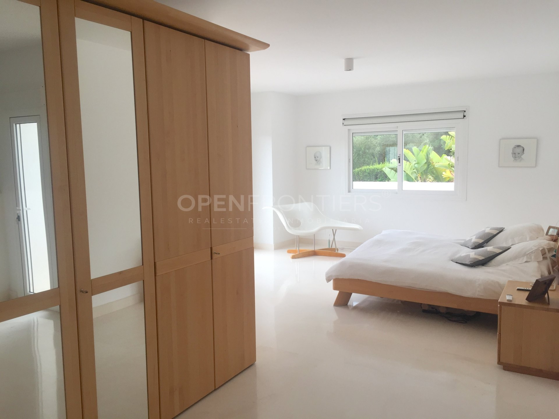 First Line Golf Villa for Sale in Sotogrande – Overlooking Valderrama