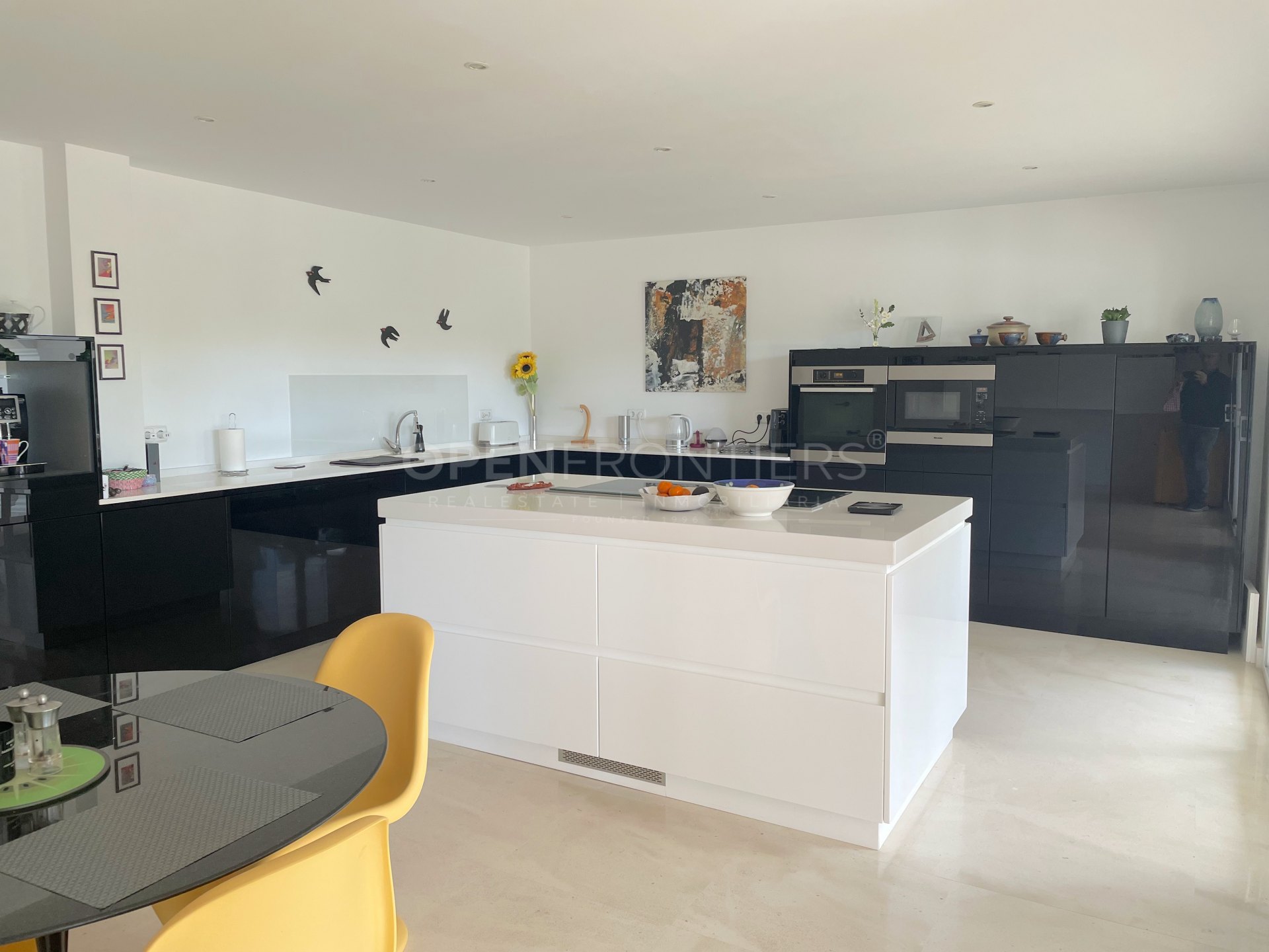 First Line Golf Villa for Sale in Sotogrande – Overlooking Valderrama