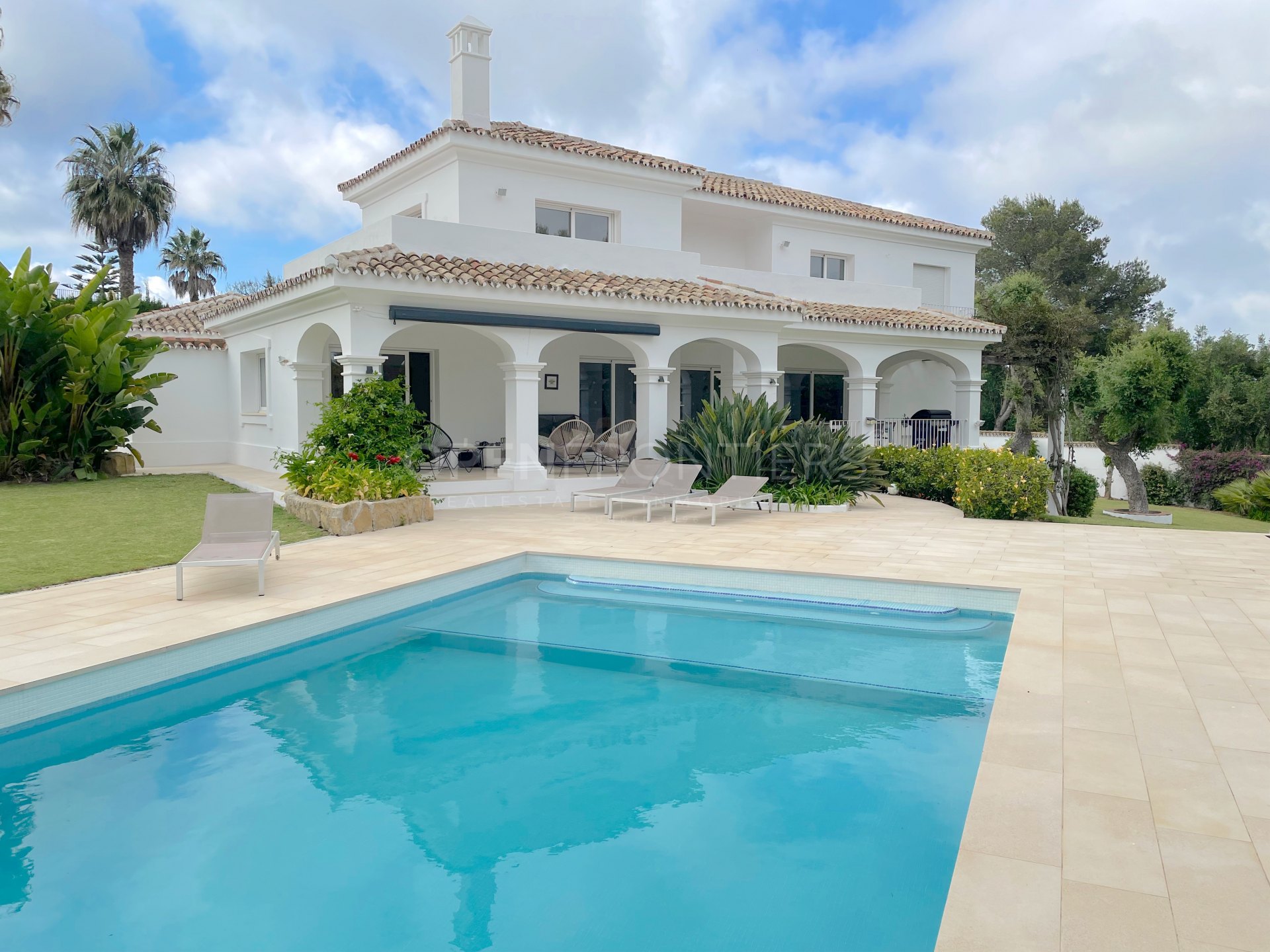 Villa de golf en première ligne à vendre à Sotogrande – Vue sur Valderrama