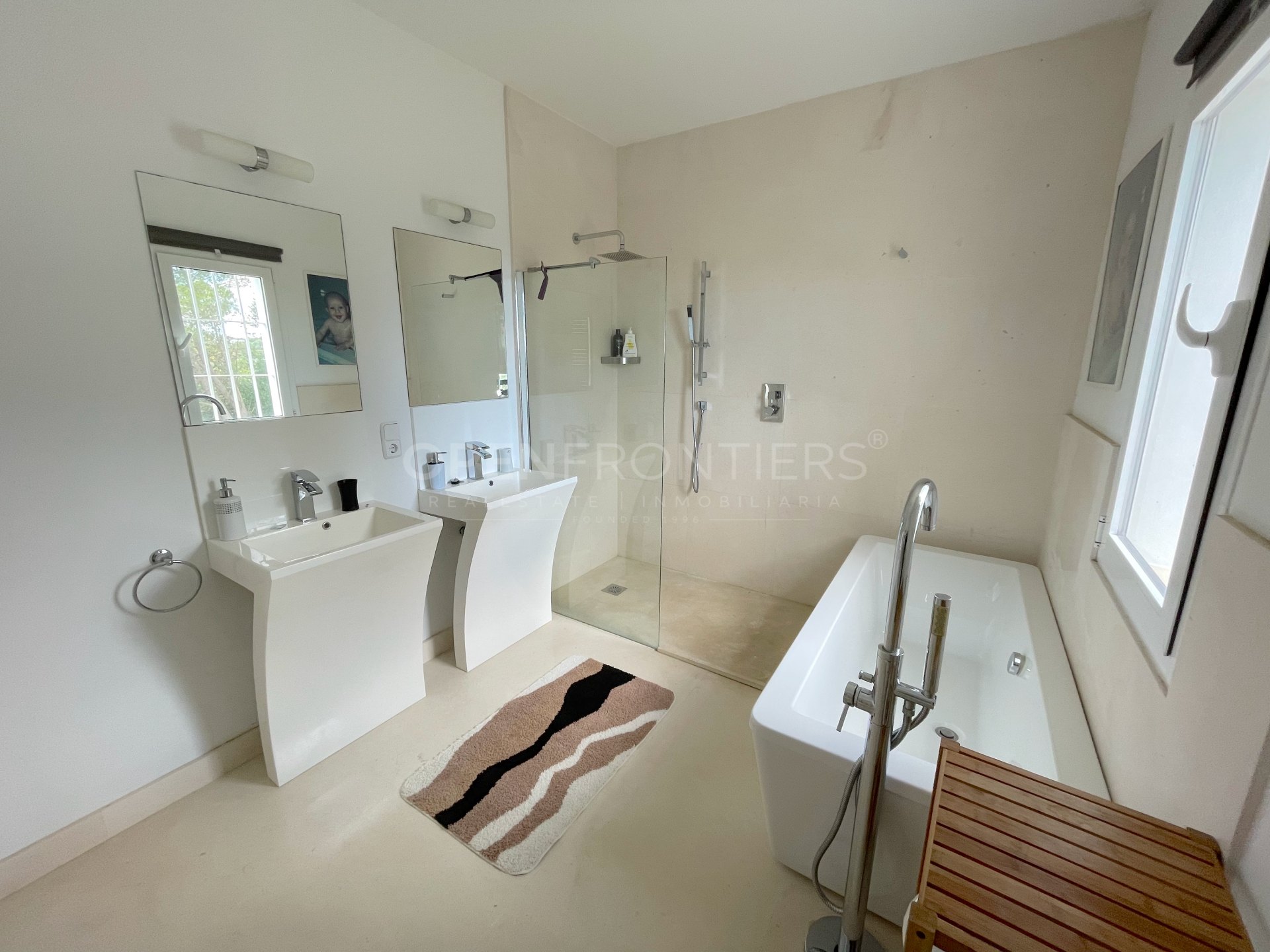 First Line Golf Villa for Sale in Sotogrande – Overlooking Valderrama