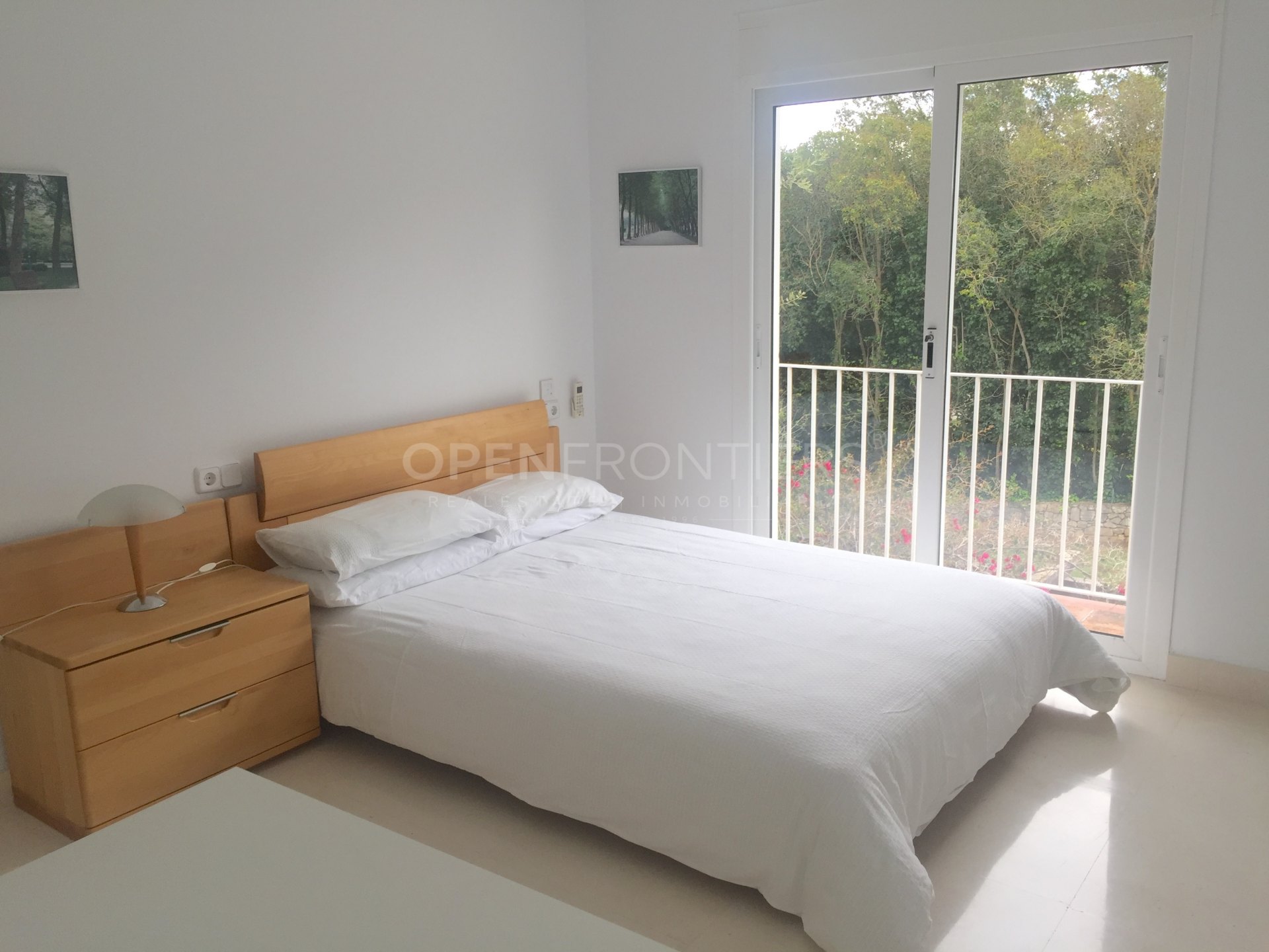 First Line Golf Villa for Sale in Sotogrande – Overlooking Valderrama