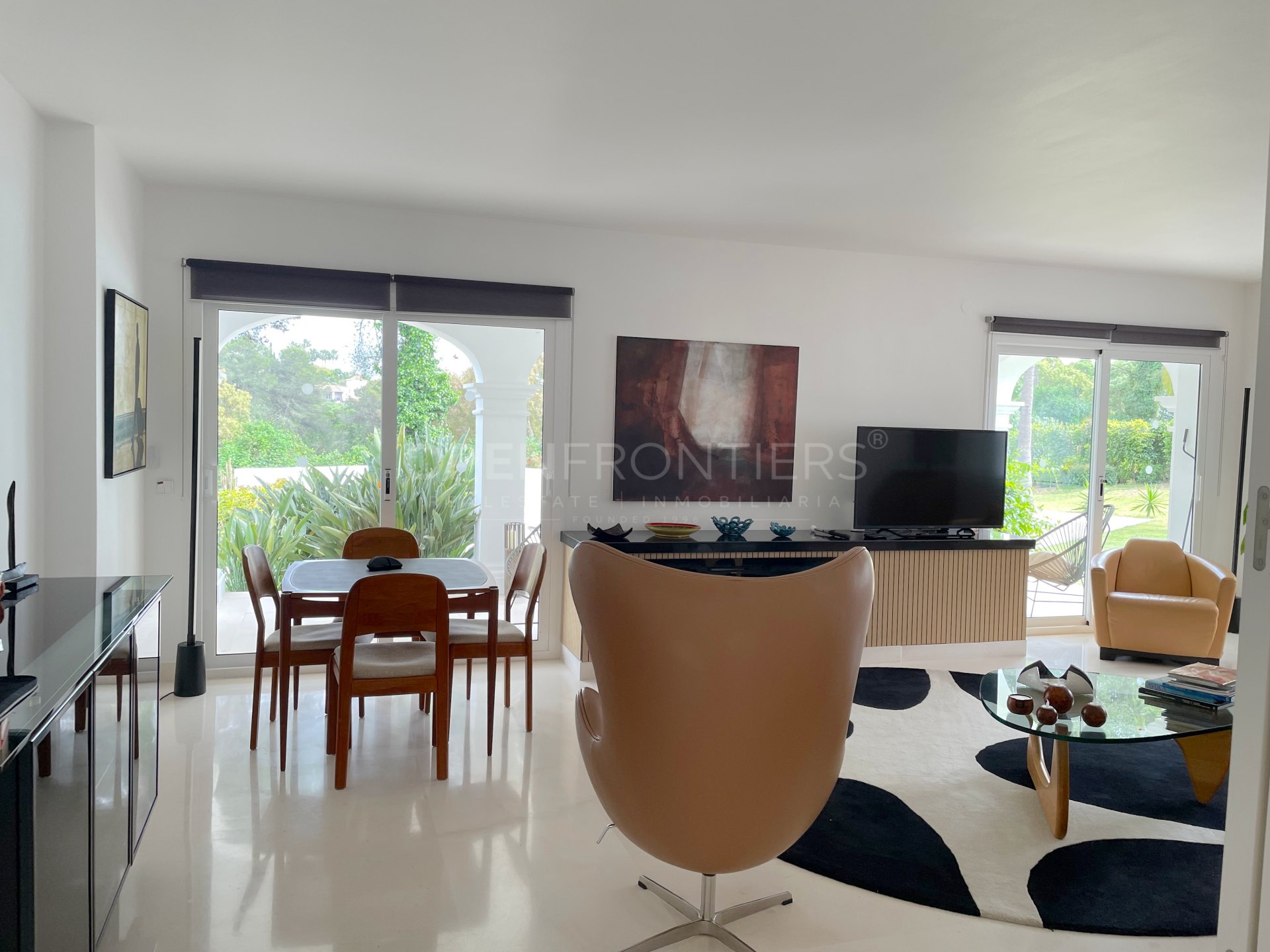 First Line Golf Villa for Sale in Sotogrande – Overlooking Valderrama