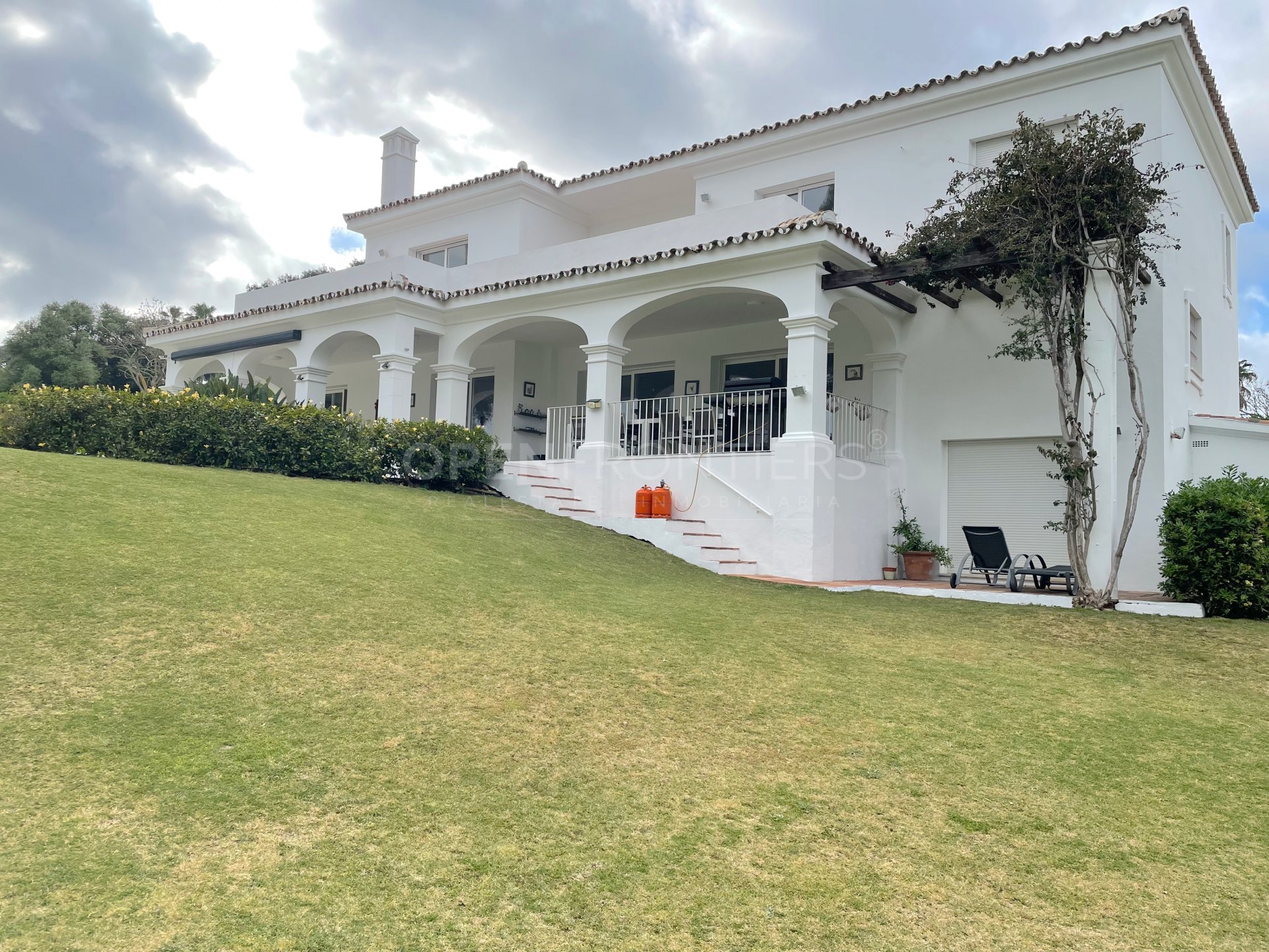 First Line Golf Villa for Sale in Sotogrande – Overlooking Valderrama