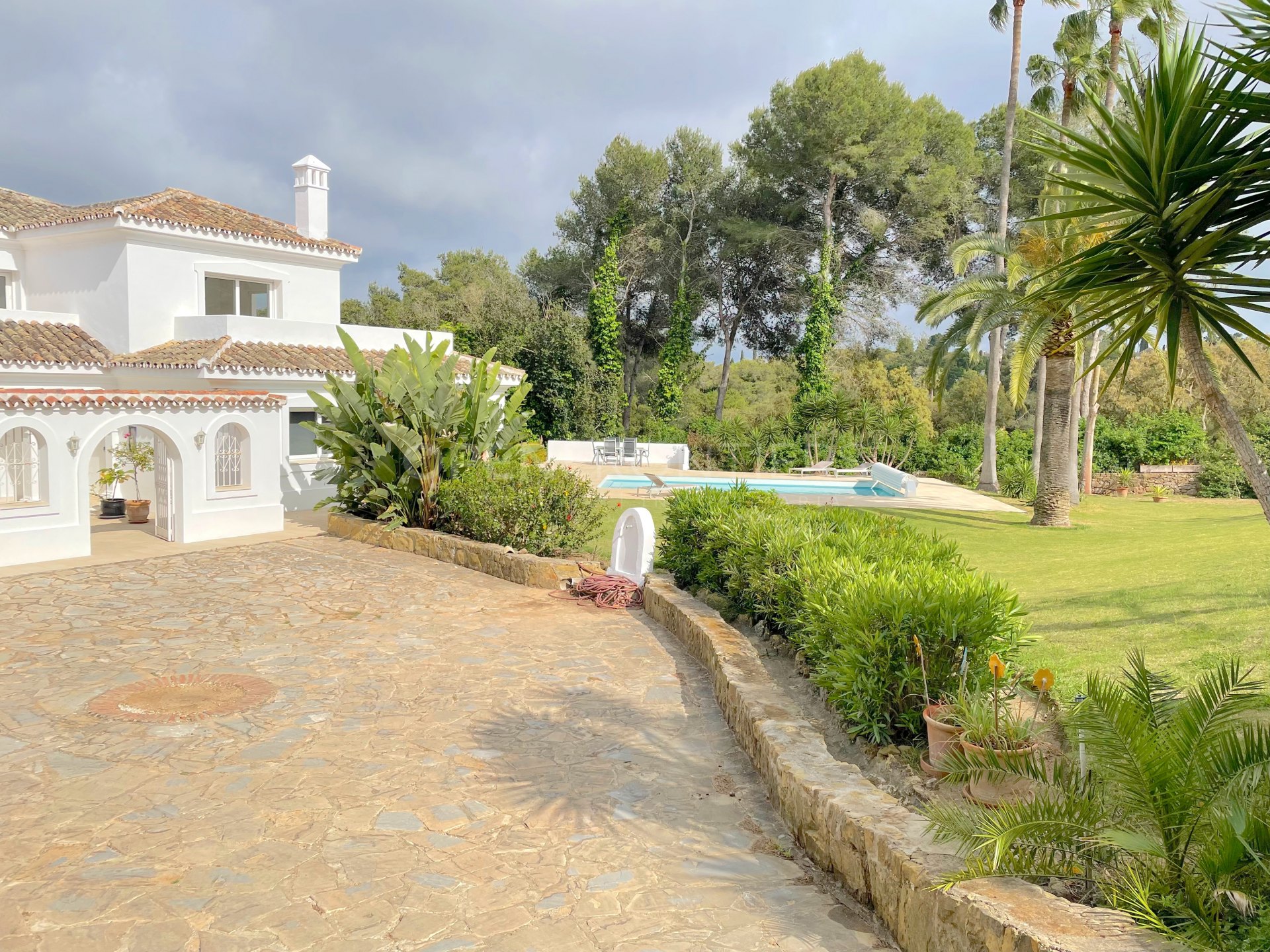 First Line Golf Villa for Sale in Sotogrande – Overlooking Valderrama