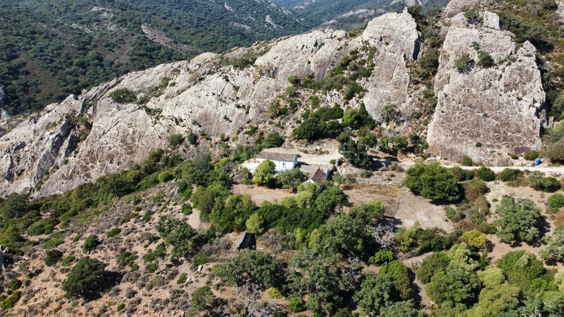 Parcela de Finca Única con Fachada Fluvial y Potencial de Desarrollo en Jimena de La Frontera