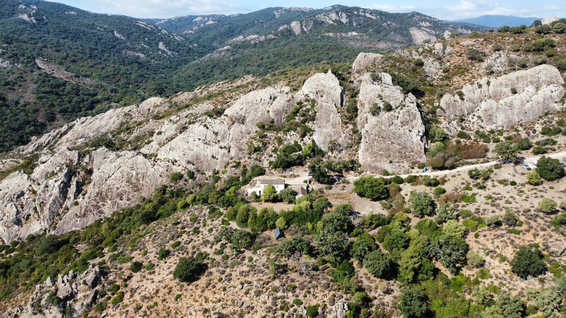 Parcela de Finca Única con Fachada Fluvial y Potencial de Desarrollo en Jimena de La Frontera