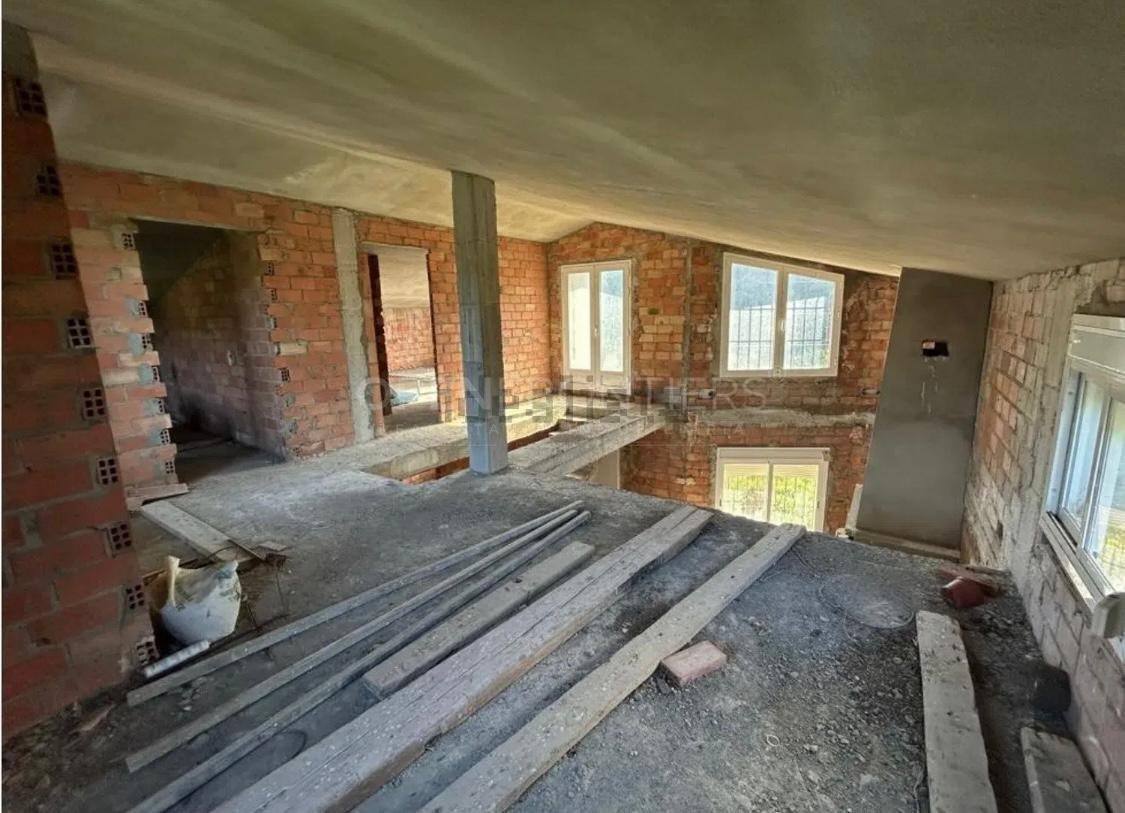 Finca rústica en venta cerca de Sotogrande con casa y terreno
