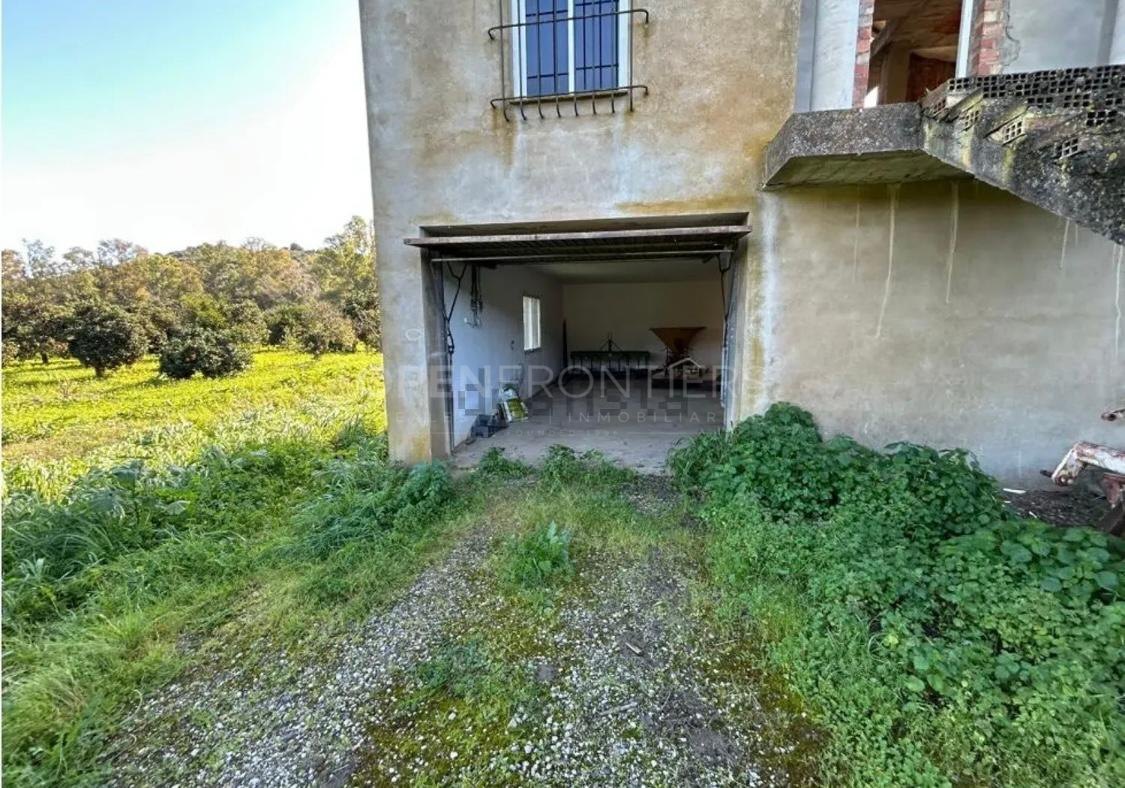 Finca rústica en venta cerca de Sotogrande con casa y terreno