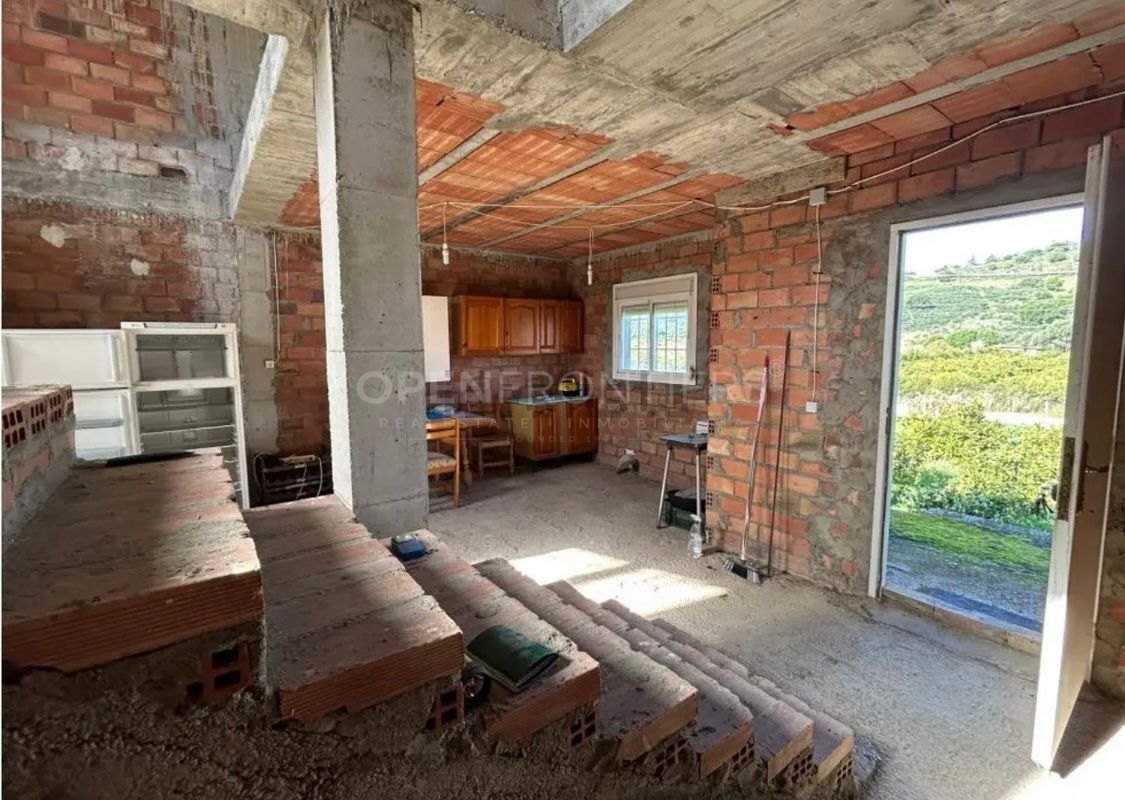 Finca rústica en venta cerca de Sotogrande con casa y terreno