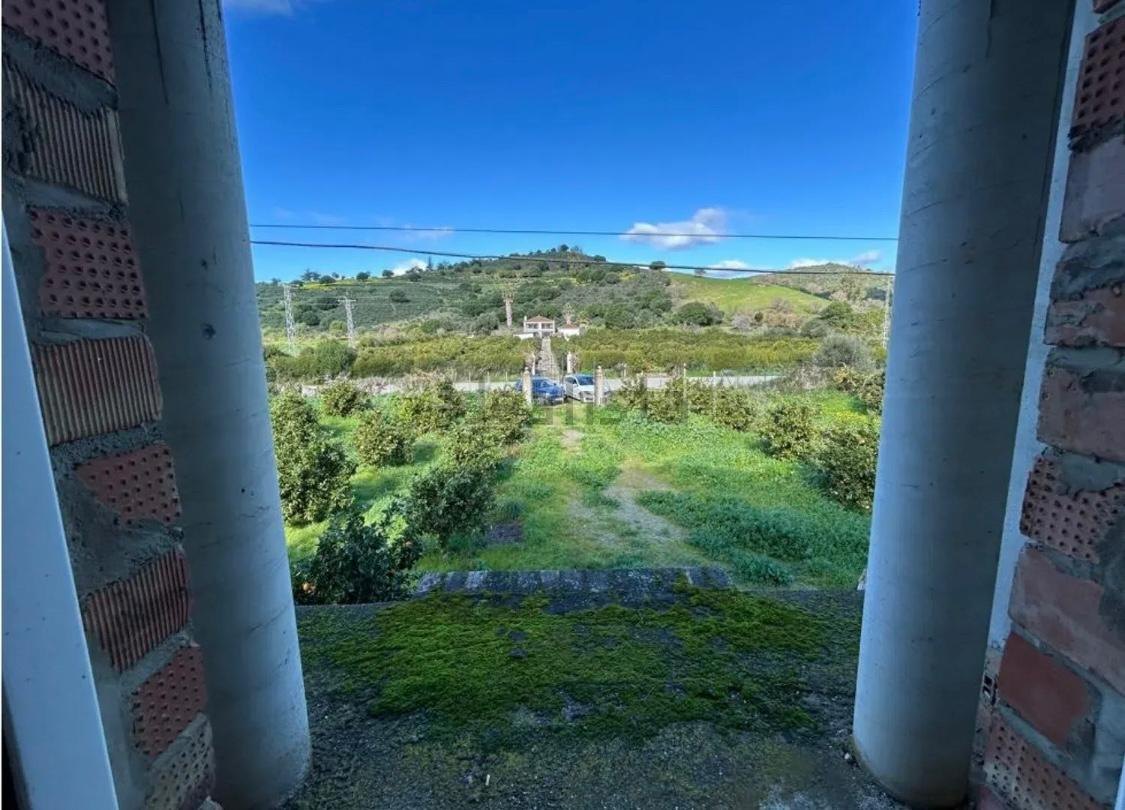 Finca rústica en venta cerca de Sotogrande con casa y terreno