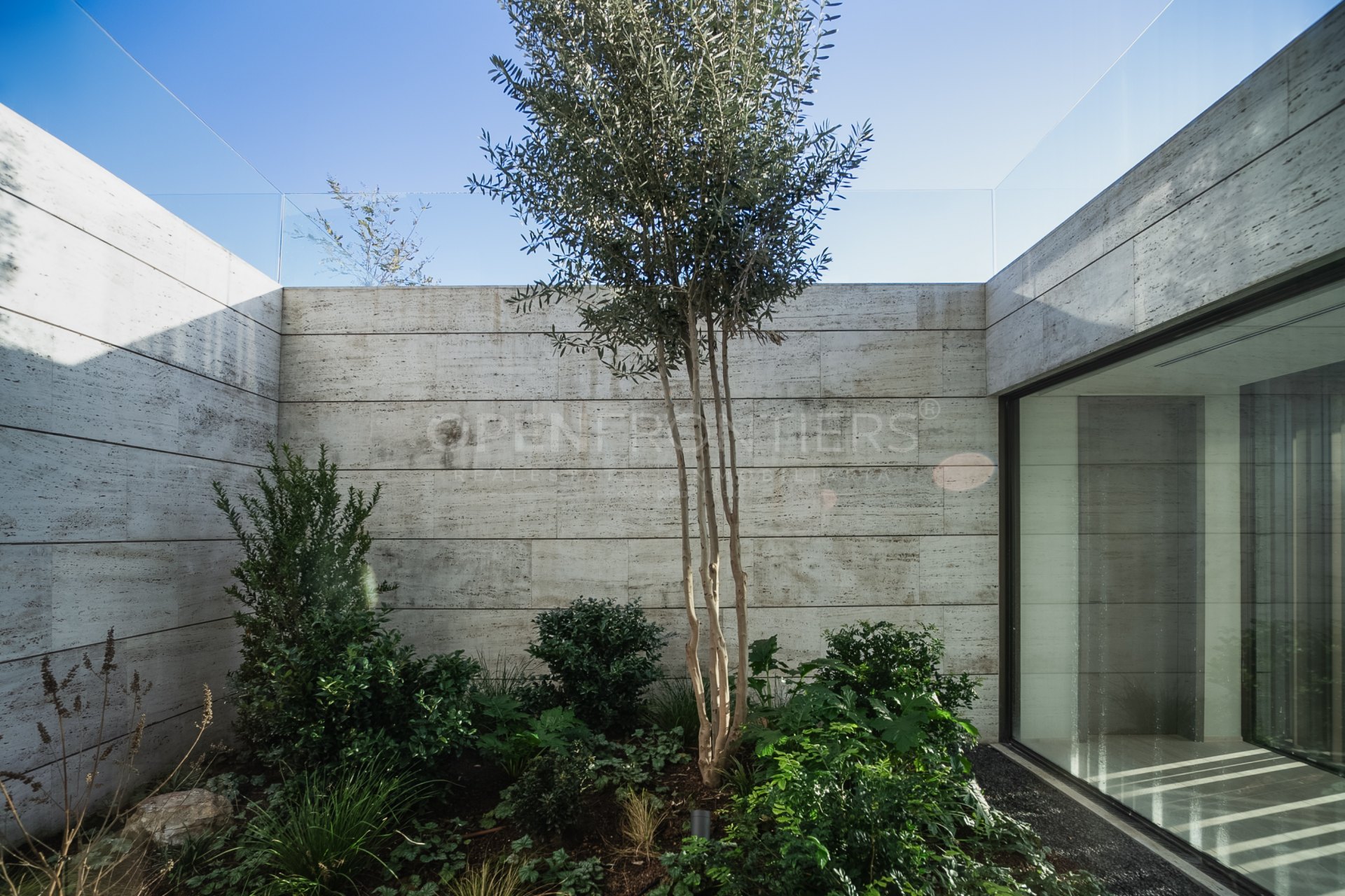 Villa The Sanctuary: New Build Villa in La Reserva, Sotogrande