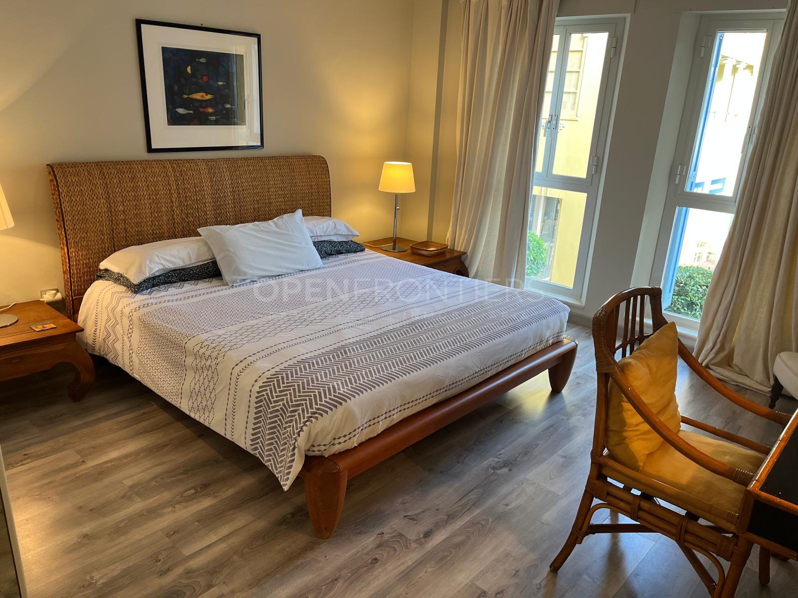 Stijlvolle 2-slaapkamer appartement met uitzicht op Marina in Sotogrande Puerto Deportivo