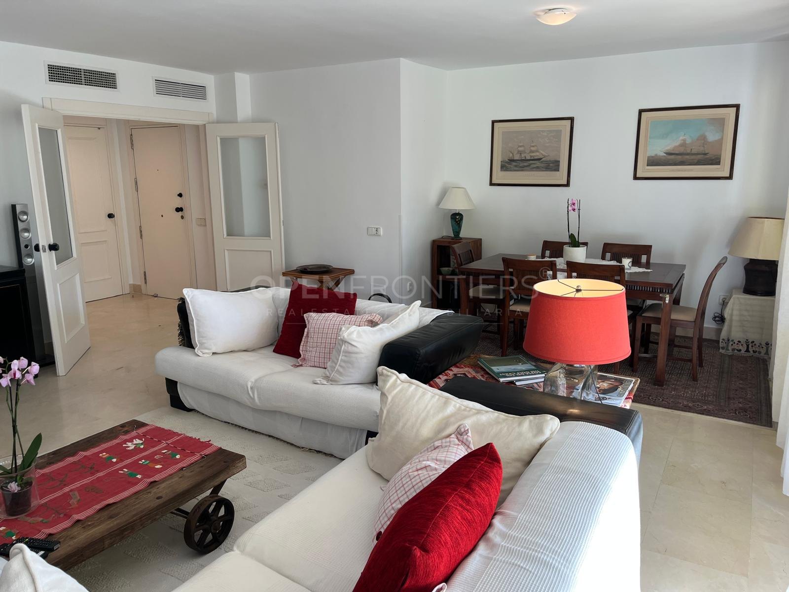 Stijlvolle 2-slaapkamer appartement met uitzicht op Marina in Sotogrande Puerto Deportivo