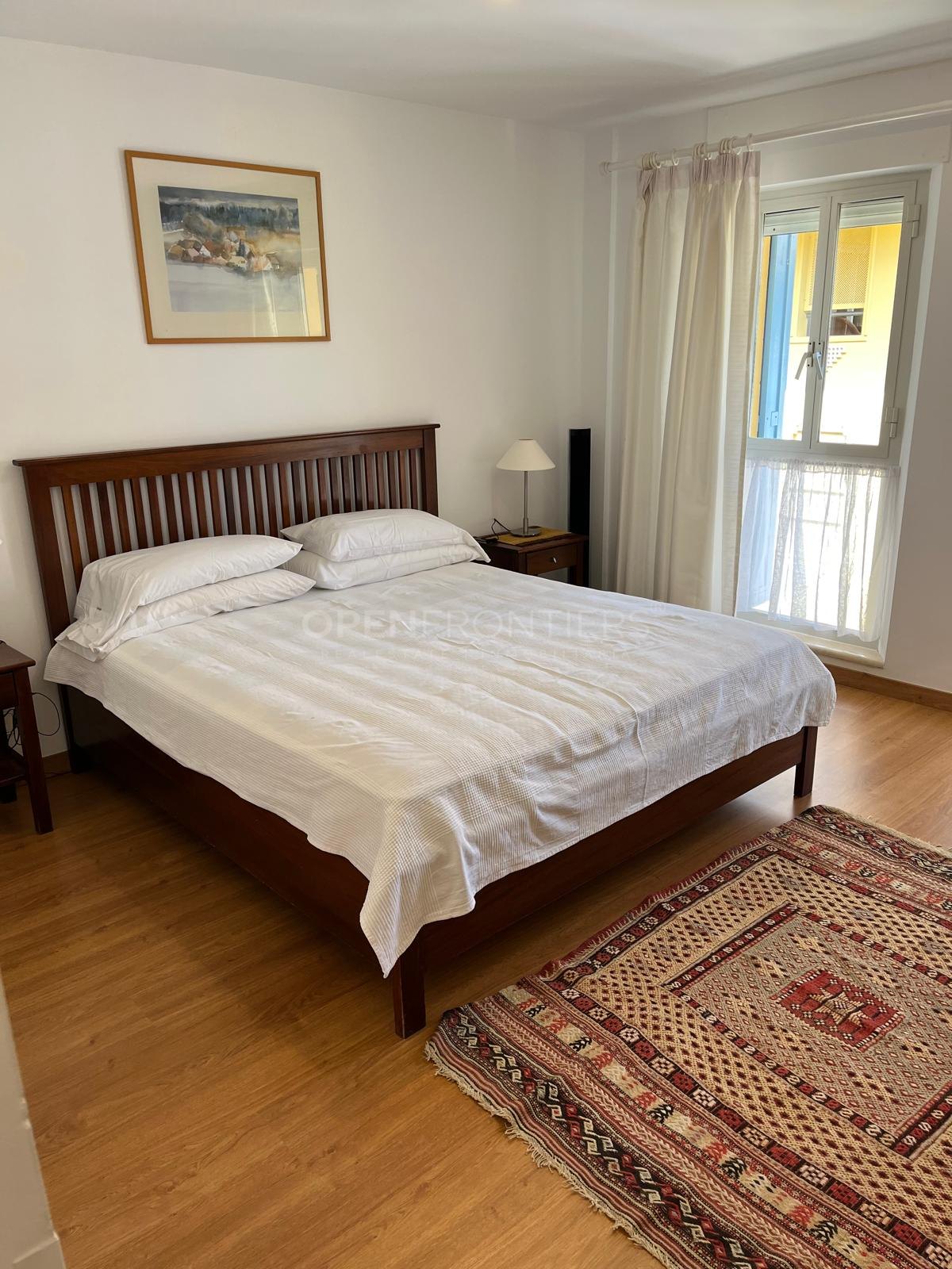 Stijlvolle 2-slaapkamer appartement met uitzicht op Marina in Sotogrande Puerto Deportivo