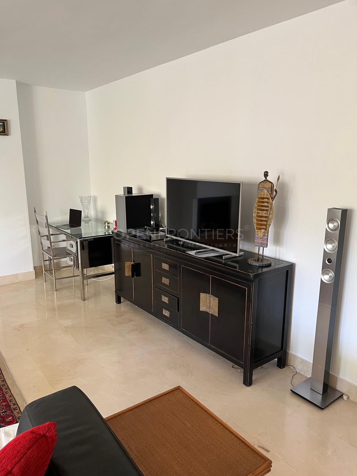 Stijlvolle 2-slaapkamer appartement met uitzicht op Marina in Sotogrande Puerto Deportivo