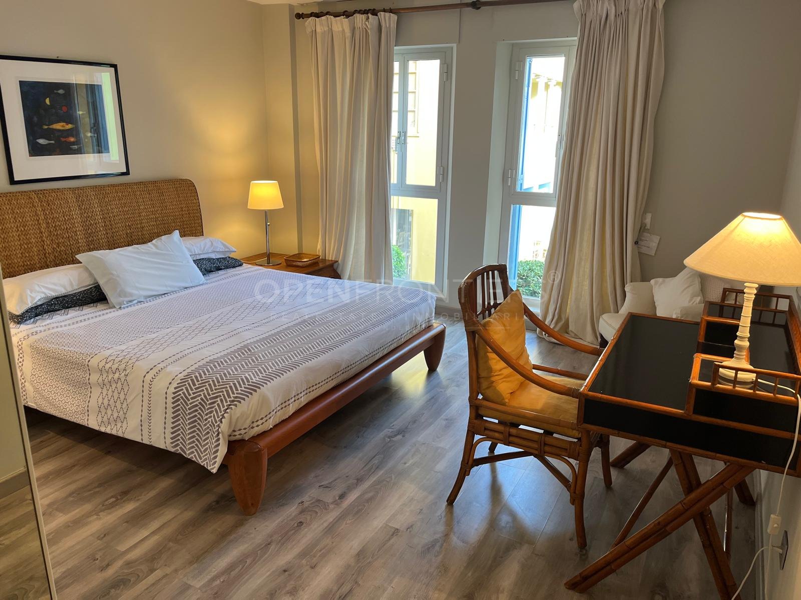 Stijlvolle 2-slaapkamer appartement met uitzicht op Marina in Sotogrande Puerto Deportivo