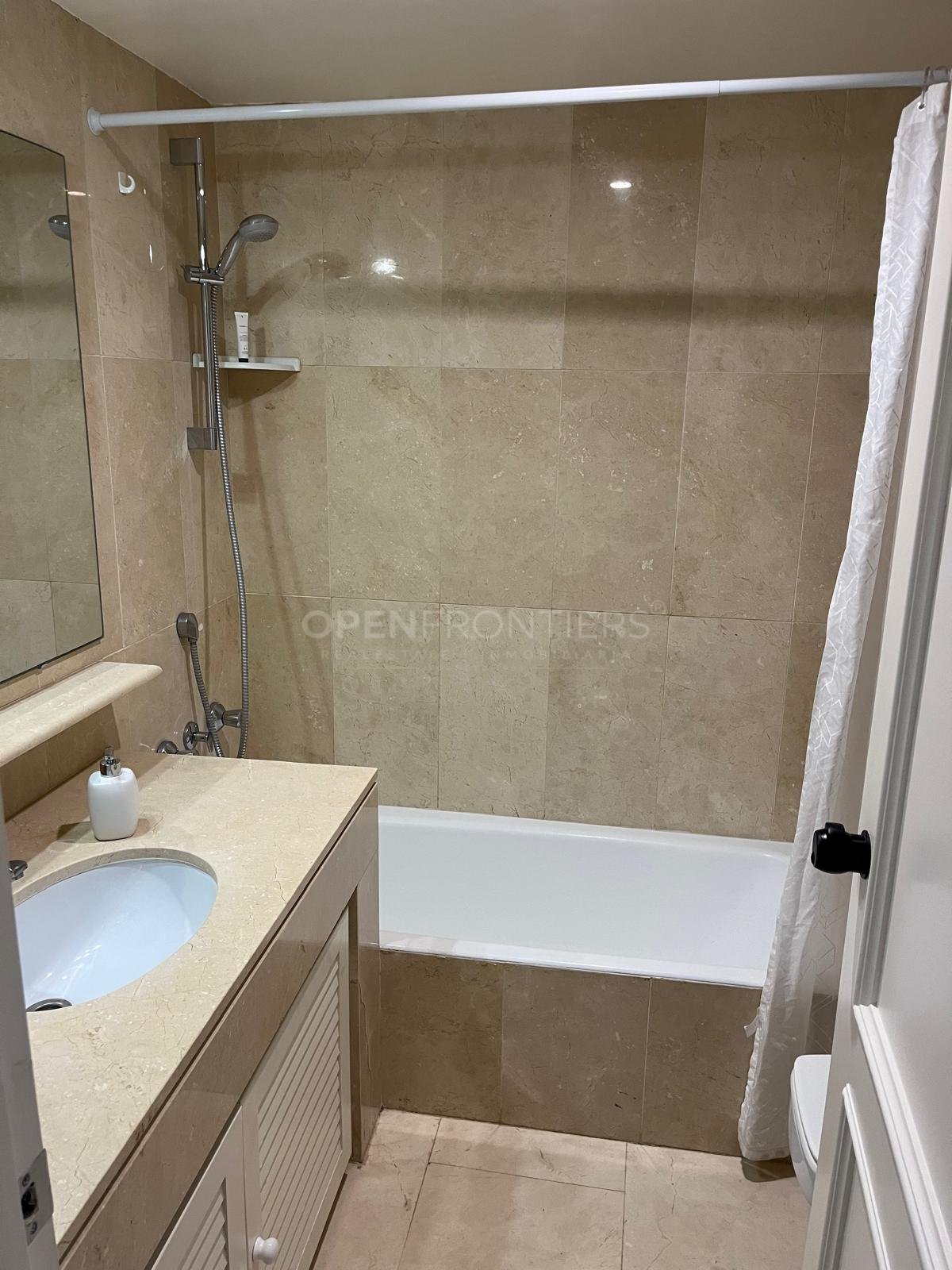 Stijlvolle 2-slaapkamer appartement met uitzicht op Marina in Sotogrande Puerto Deportivo