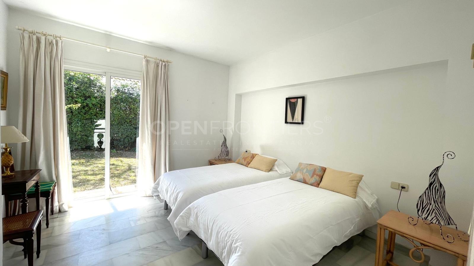 Charmante westgerichte villa in Zona C, Sotogrande Alto